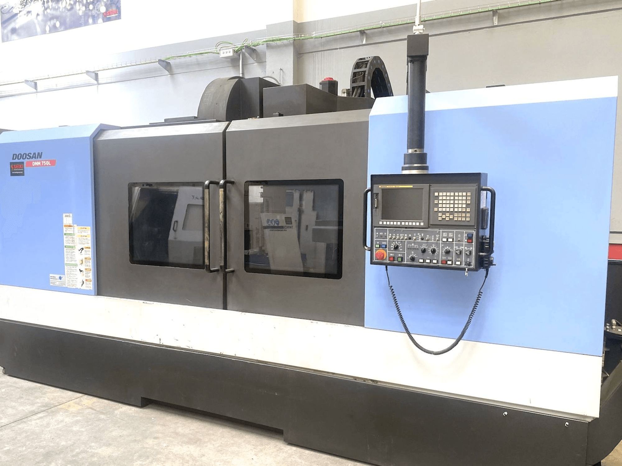 Vooraanzicht van Doosan DNM 750L machine