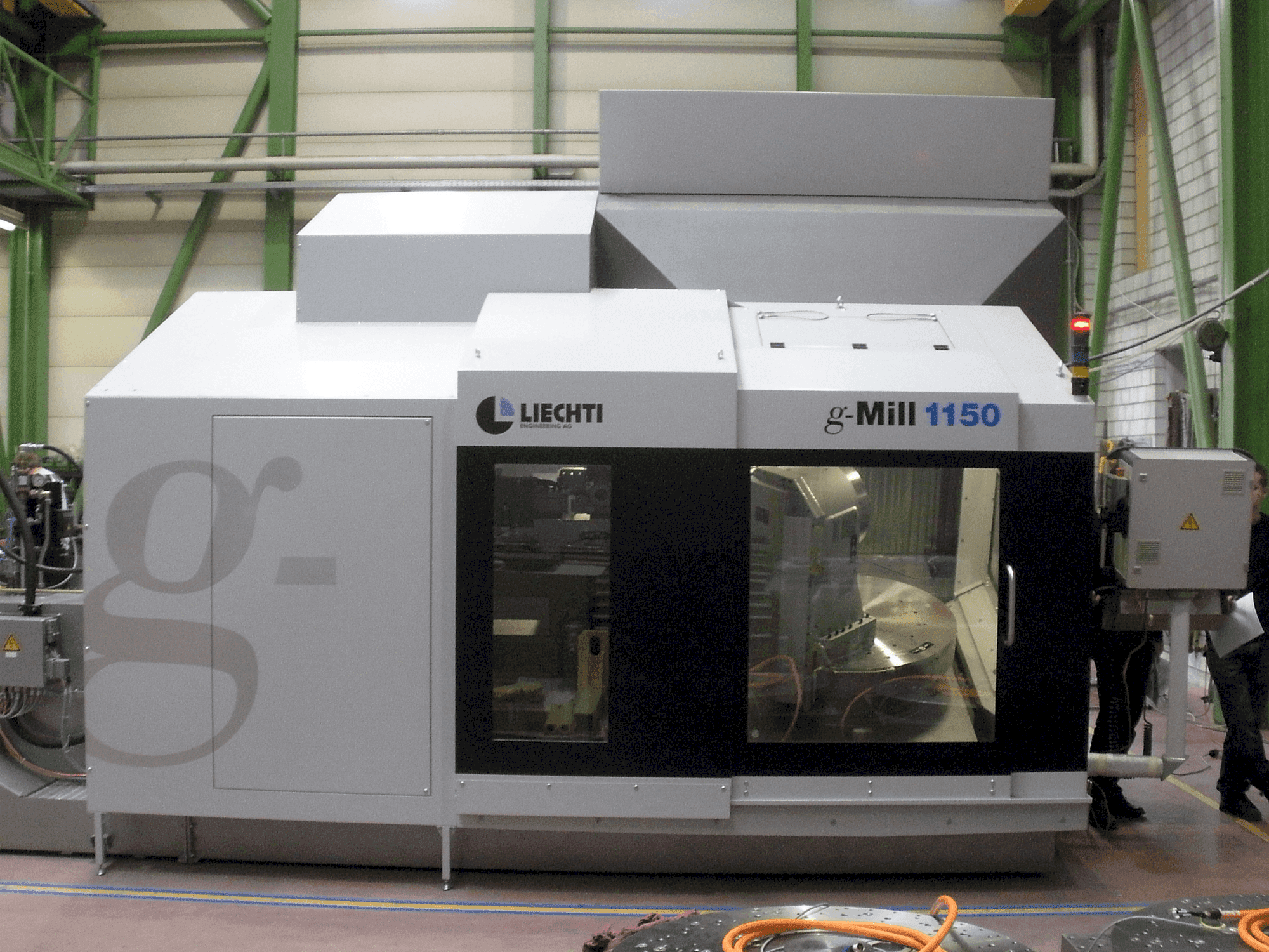 Vooraanzicht van Liechti G-Mill 1150 machine