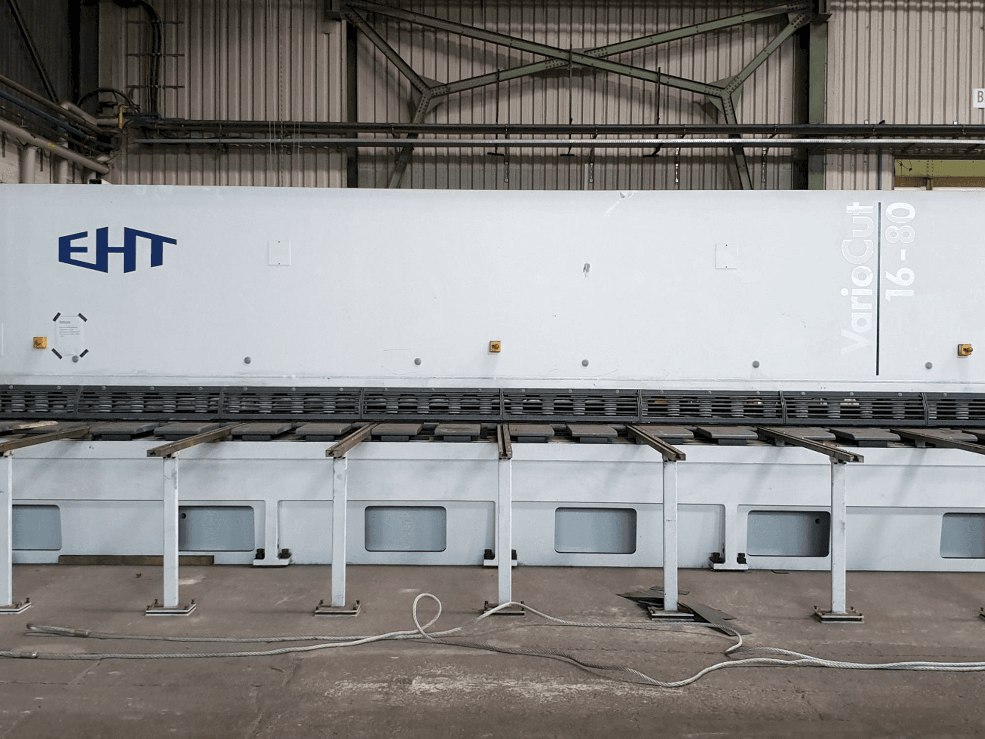 Vooraanzicht van EHT VarioCut 16-80 machine