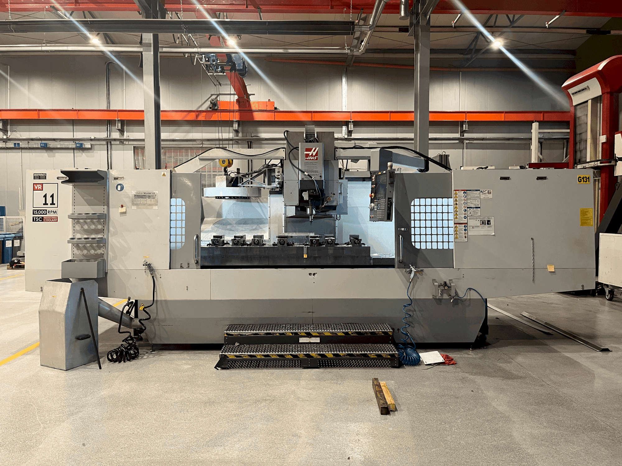 Vooraanzicht van HAAS VR-11B machine