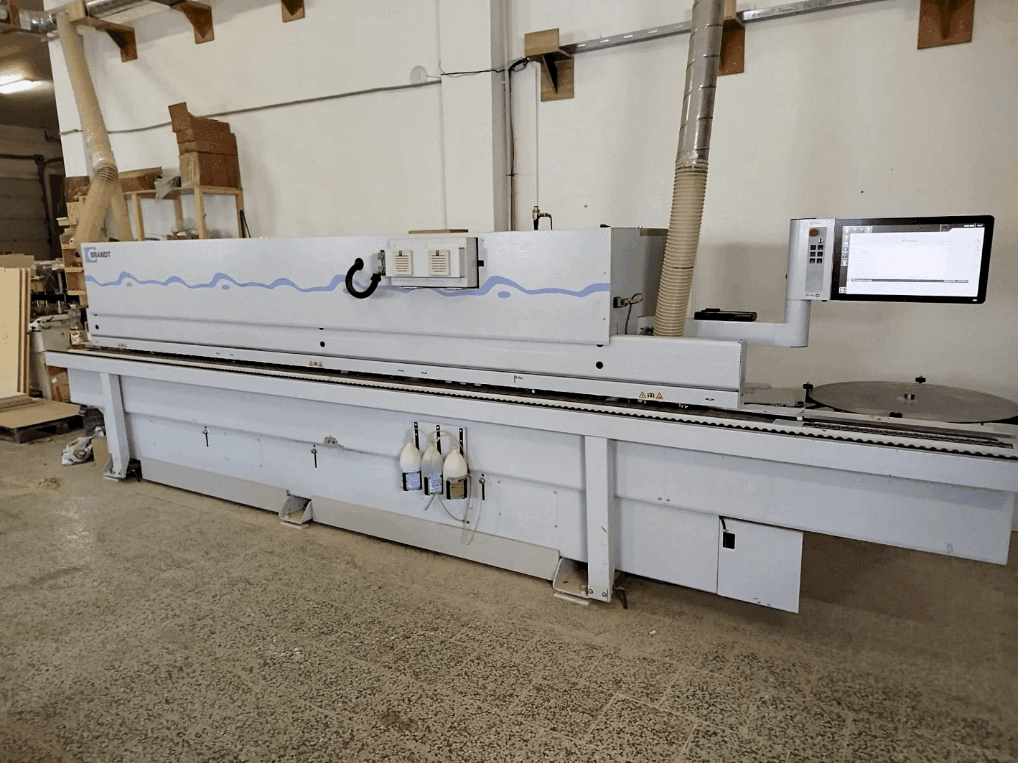 Vooraanzicht van BRANDT KDF 650 Highflex 1650 machine
