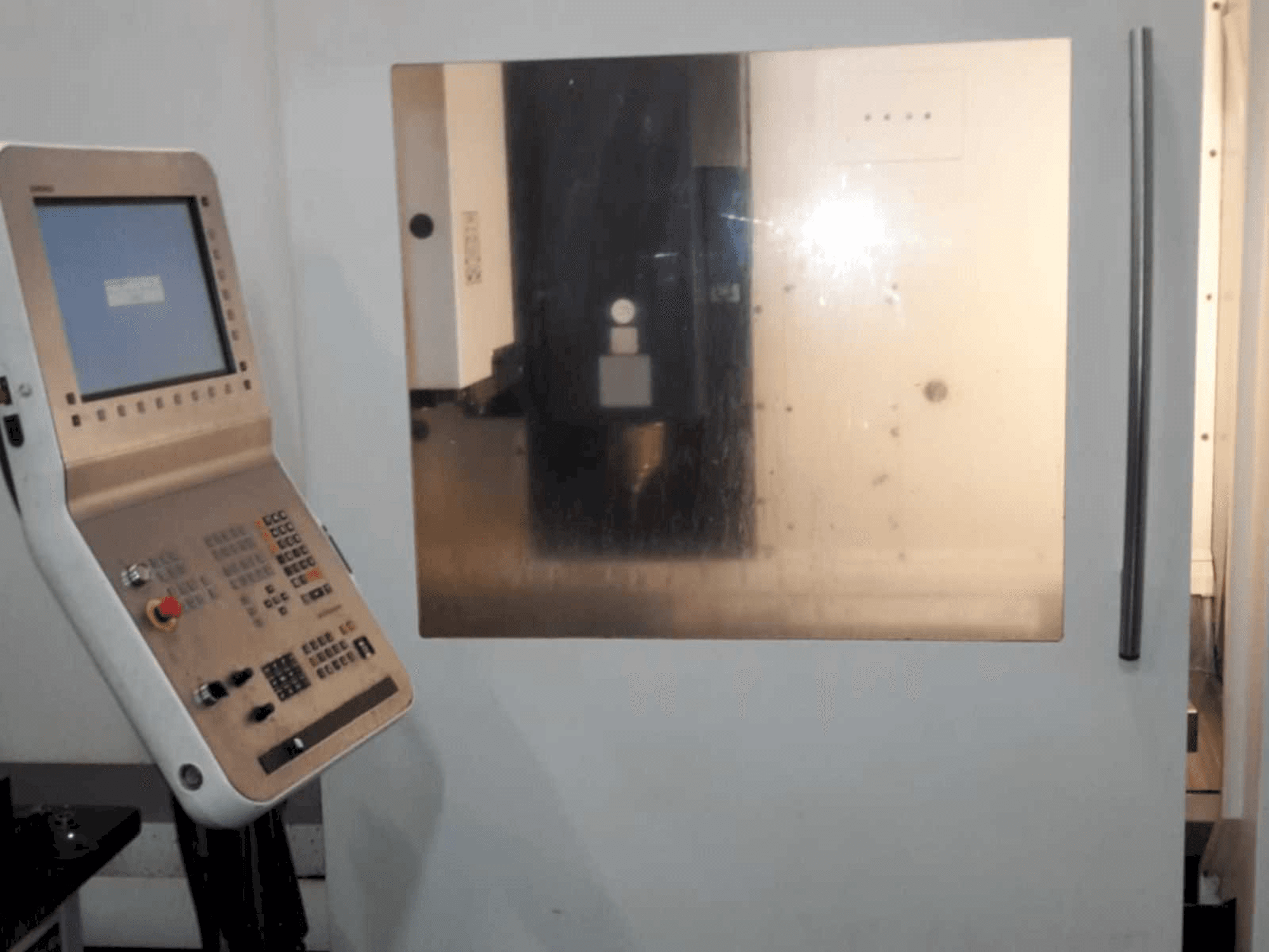 Vooraanzicht van DMG DMC 1035 V ECO machine