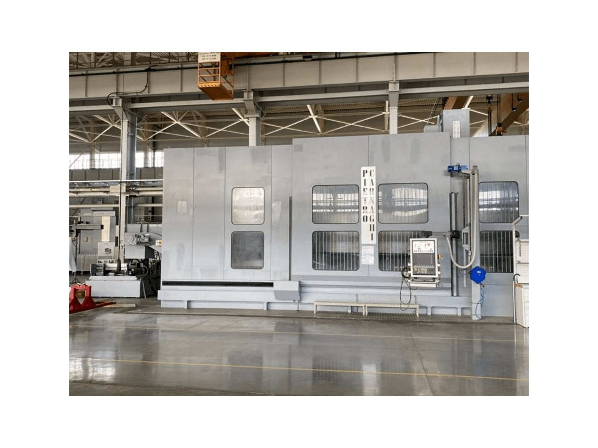 Vooraanzicht van PIETRO CARNAGHI AC 32TM 2800 machine