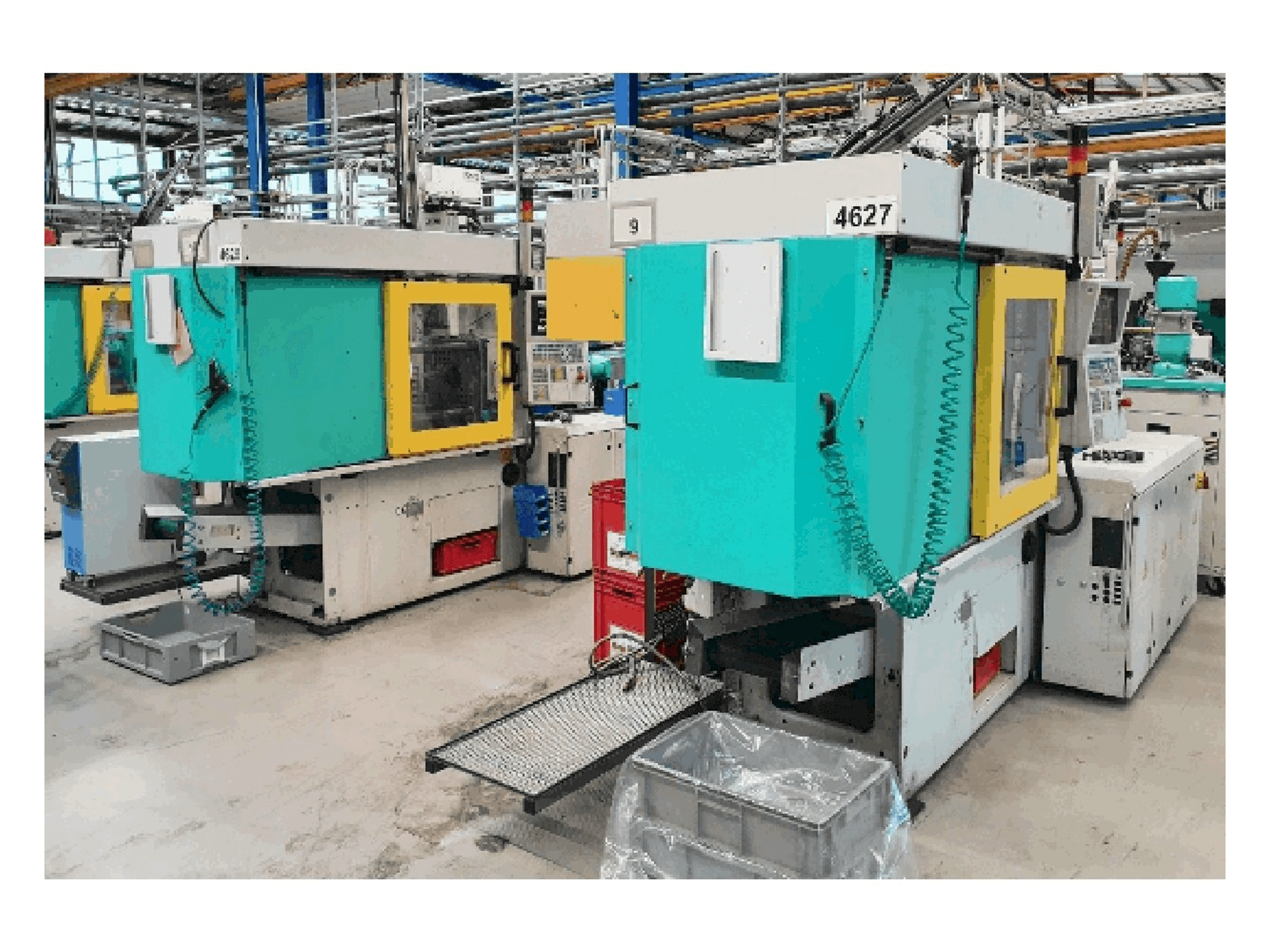 Linkerzijdeaanzicht van Arburg 320 C 600-250 machine
