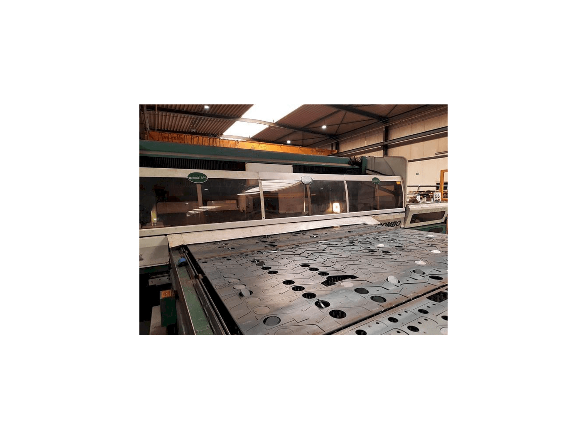 Vooraanzicht van ADIGE SYS LT COMBO machine