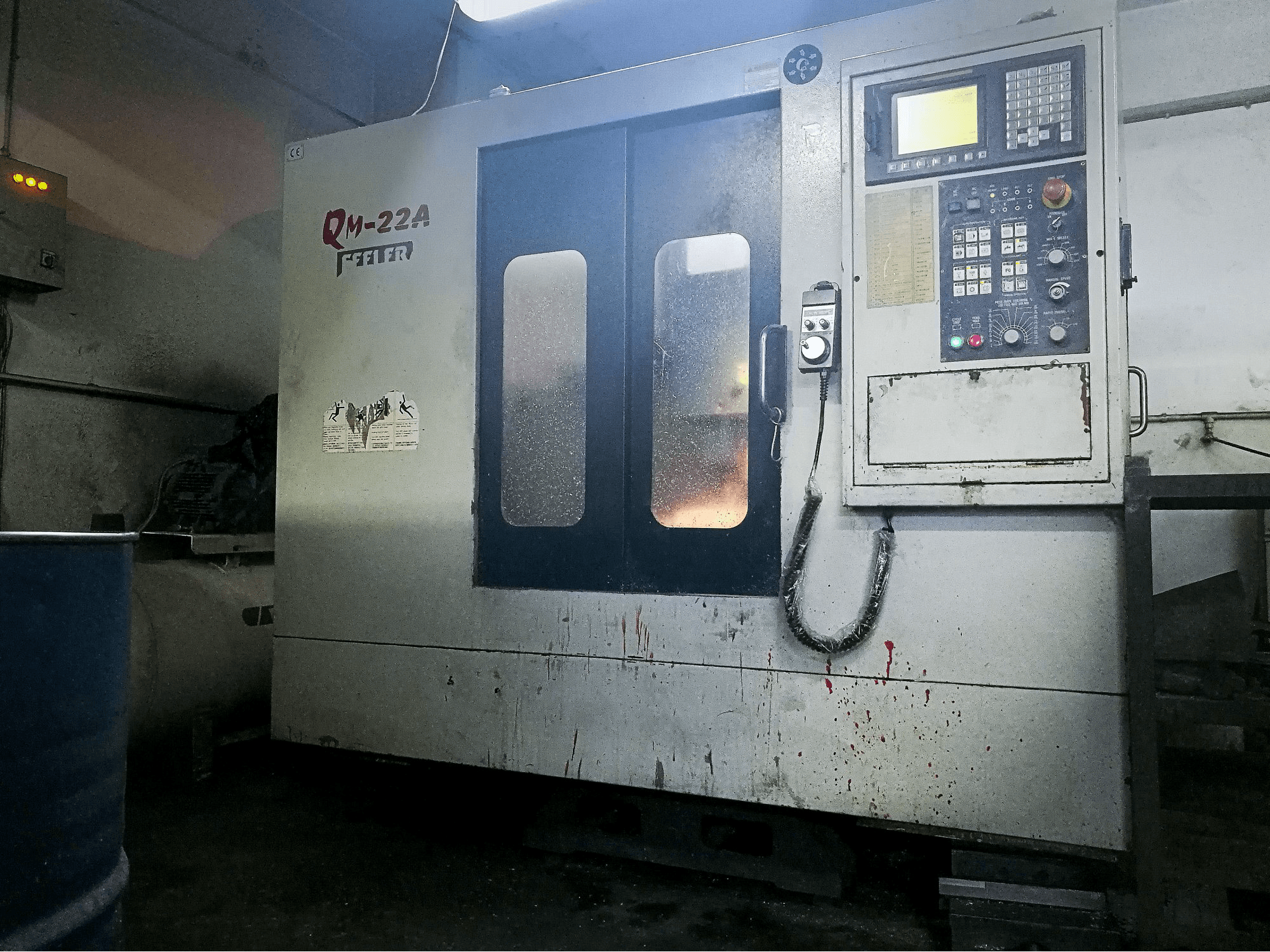 Vooraanzicht van Feeler QM-22A machine