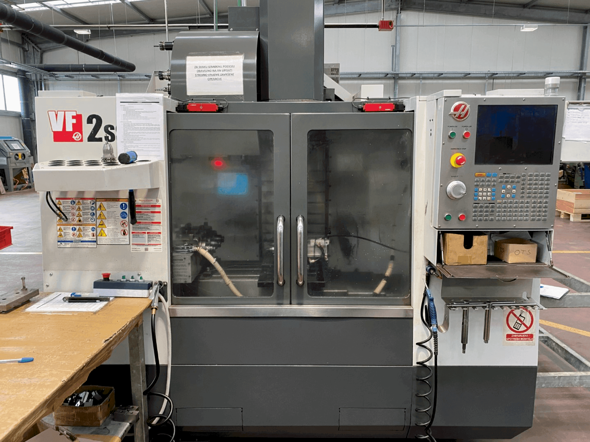 Vooraanzicht van HAAS VF2SS (2014) machine
