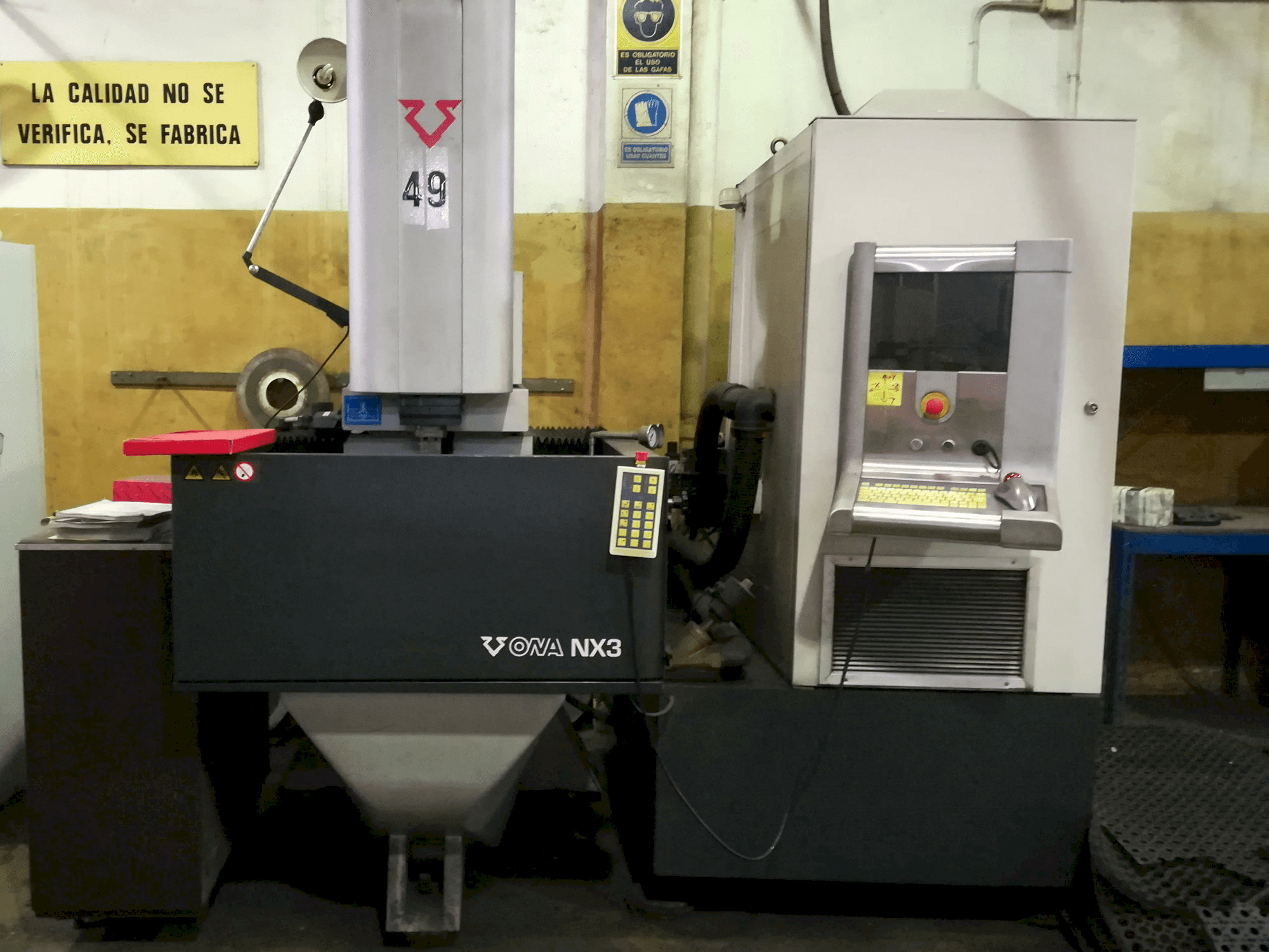 Vooraanzicht van ONA NX3 machine