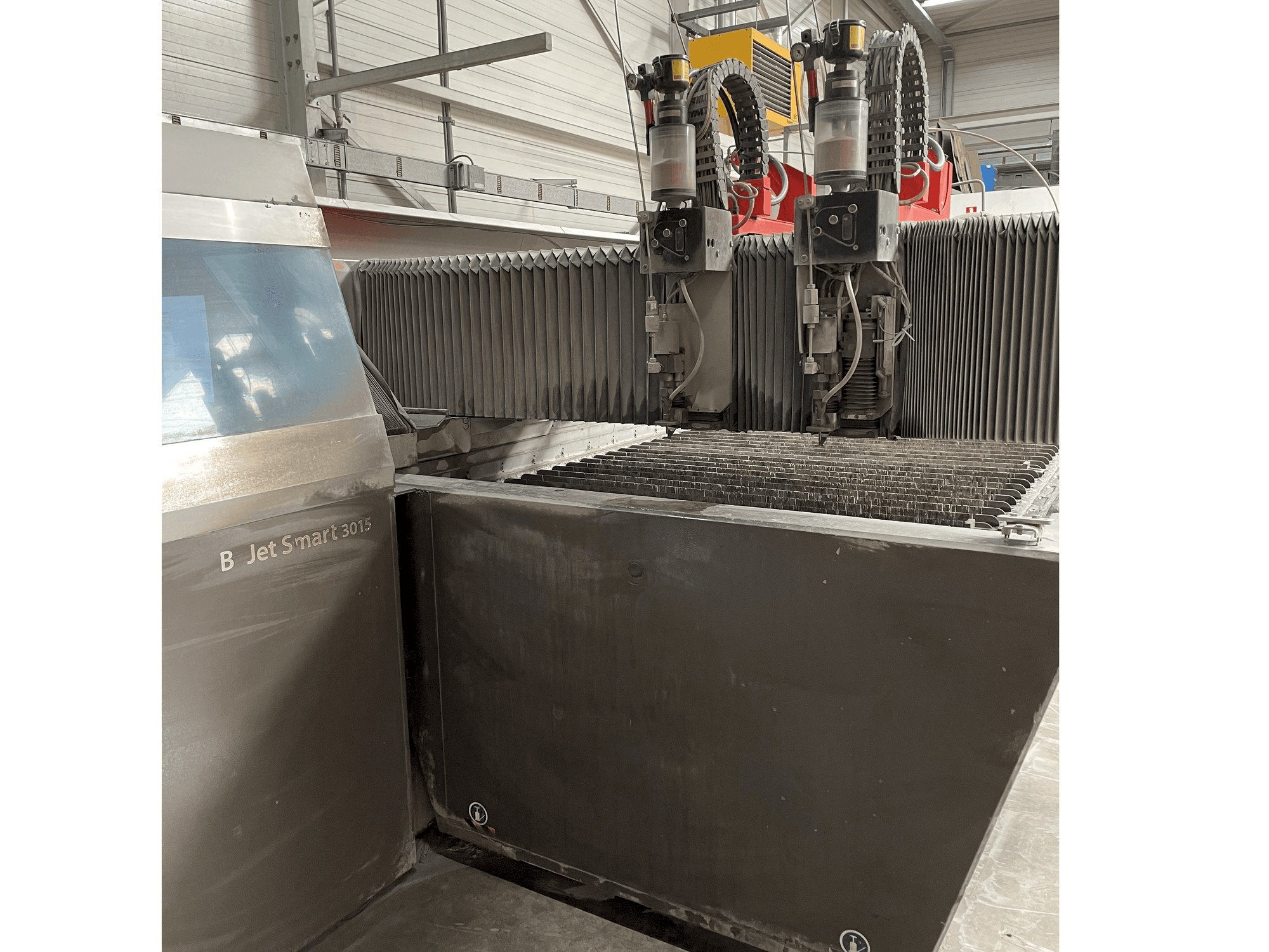 Vooraanzicht van Bystronic ByJet Smart 3015 machine