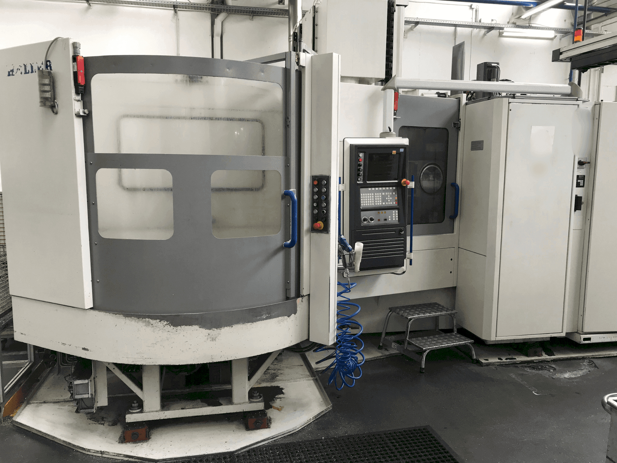 Vooraanzicht van HELLER MC 16 machine