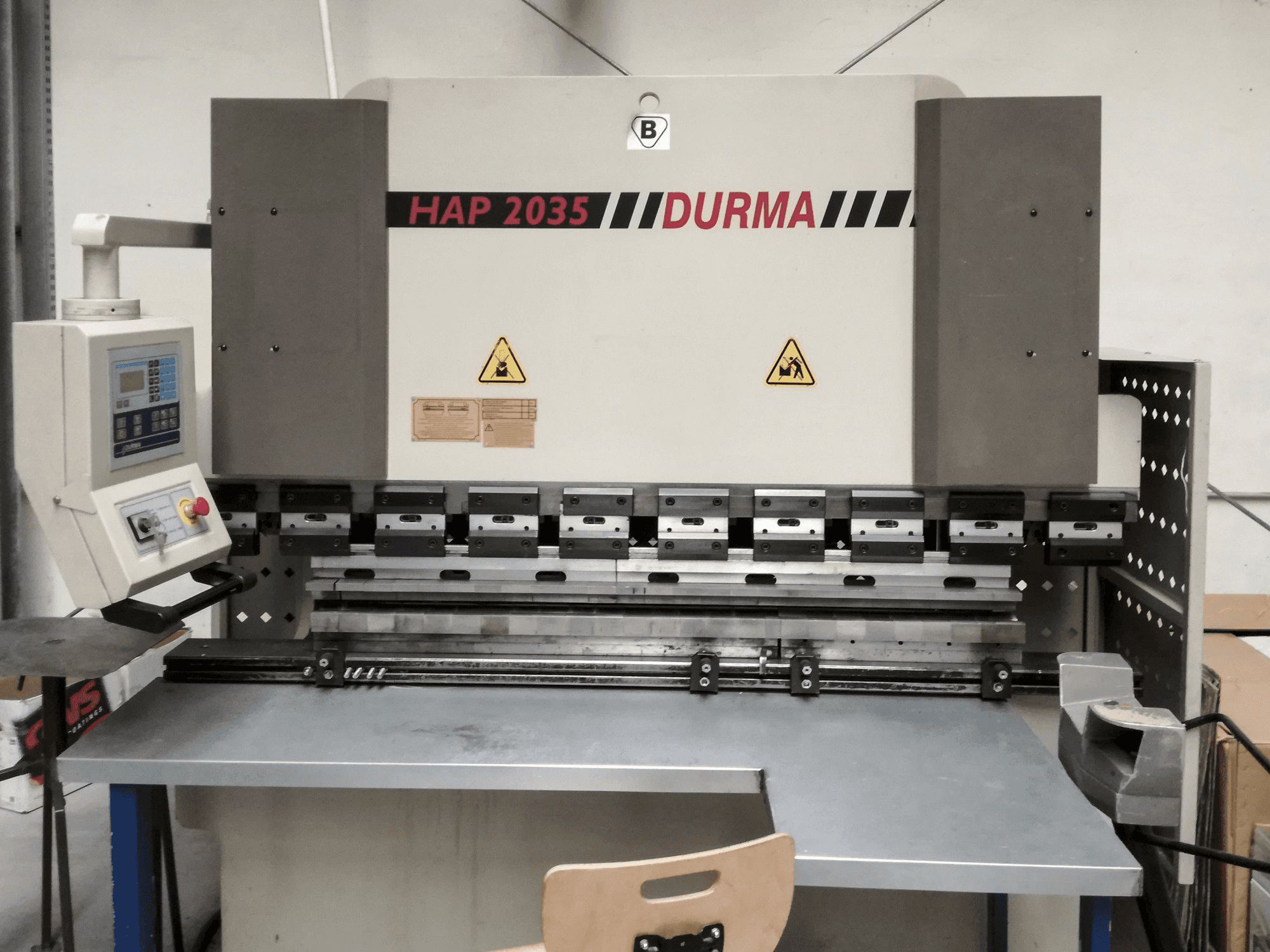 Vooraanzicht van Durma HAP 2035 machine