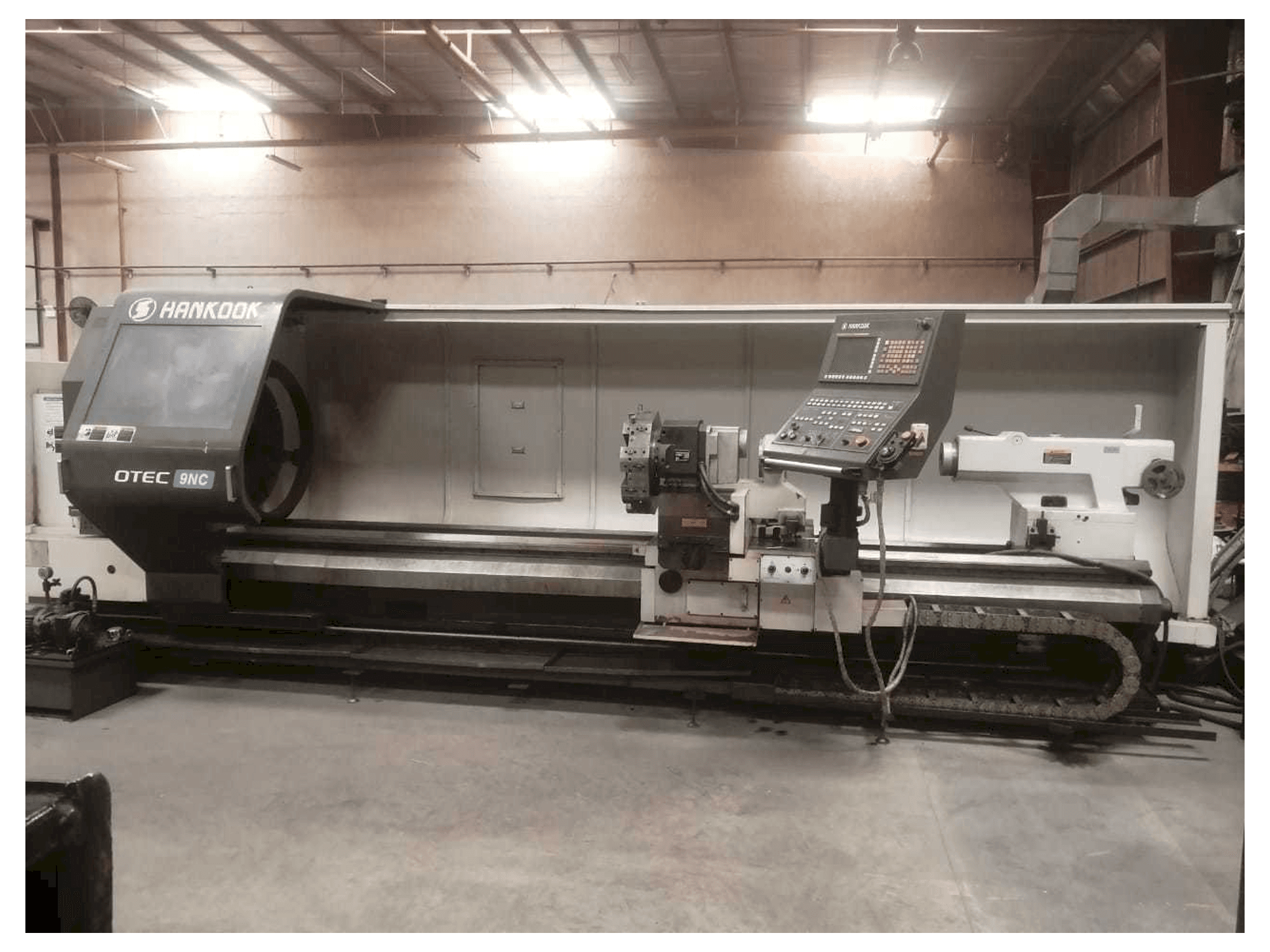 Vooraanzicht van HANKOOK PROTEC-9NC machine