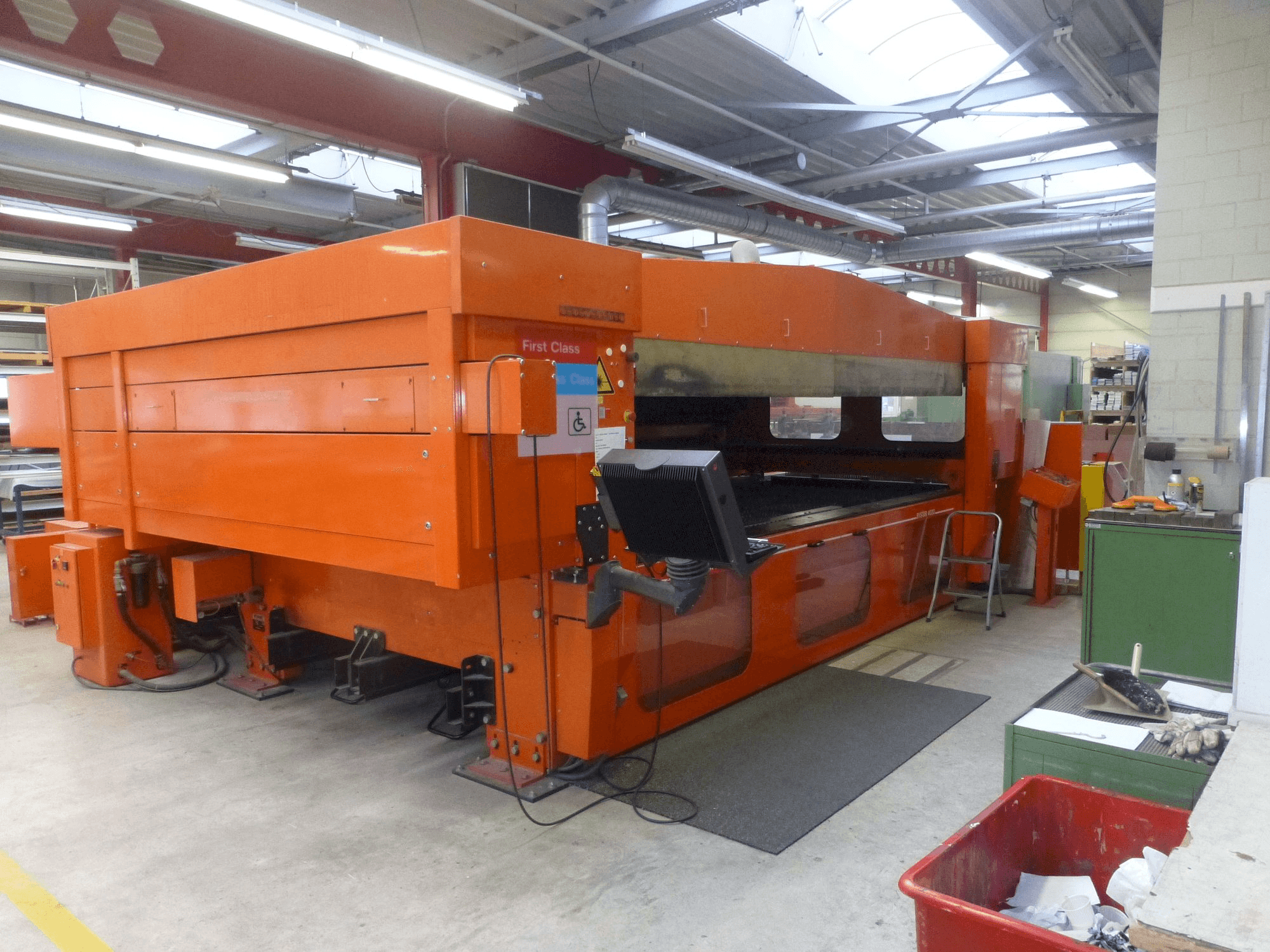 Vooraanzicht van Bystronic BYSTAR 4020 machine