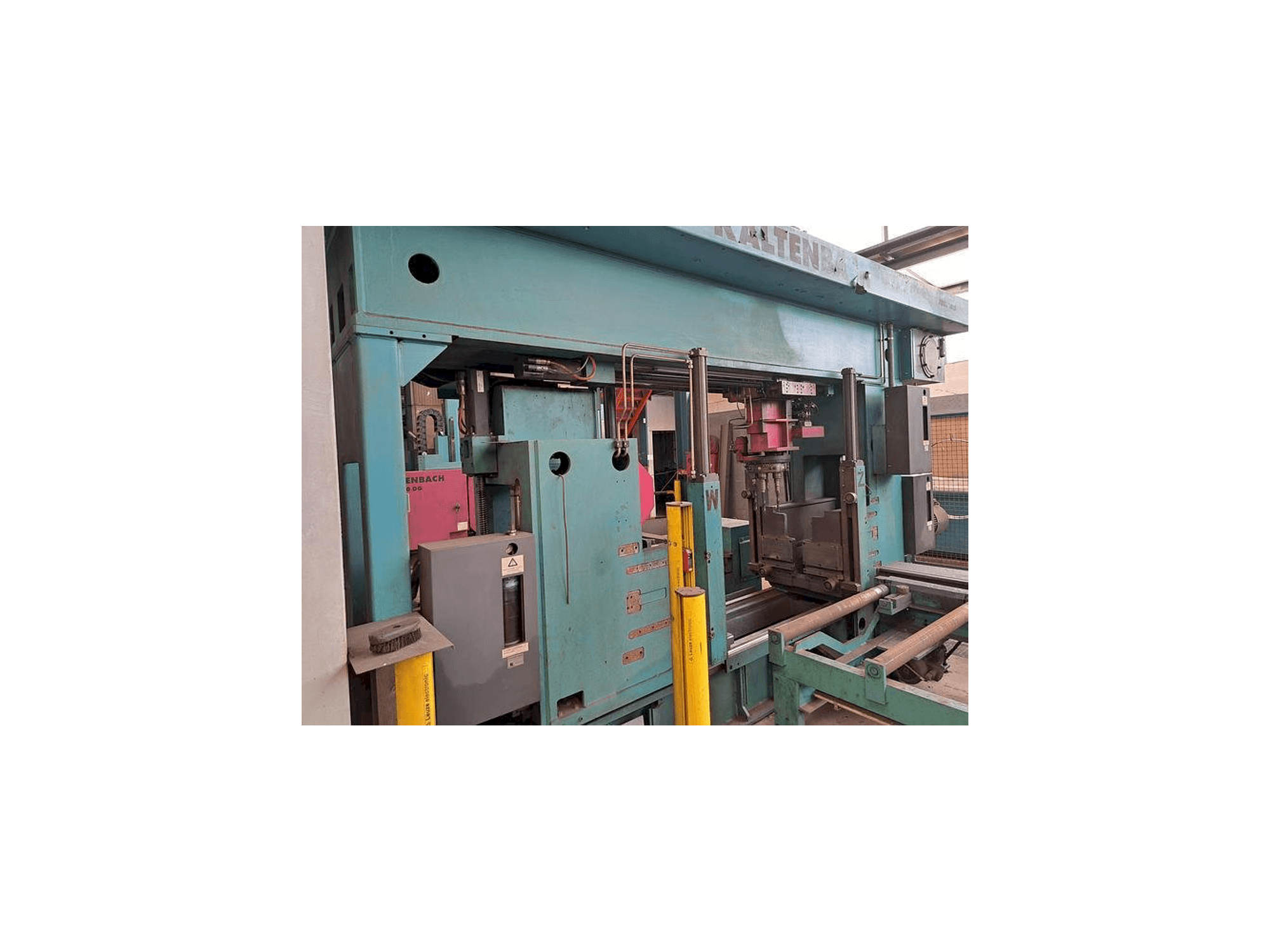 Linkerzijdeaanzicht van KALTENBACH KDX5 1015 machine