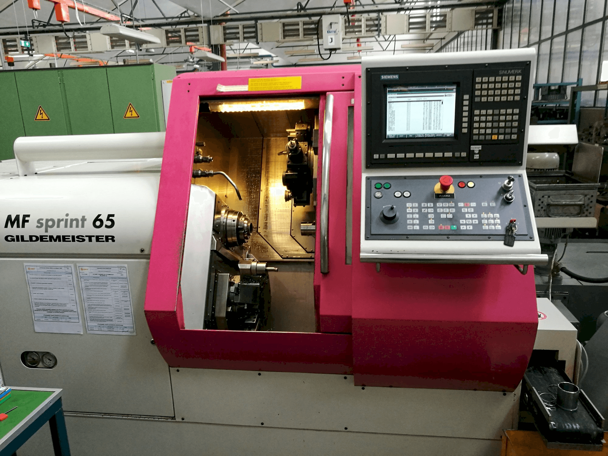 Vooraanzicht van Gildemeister MF Sprint 65 machine