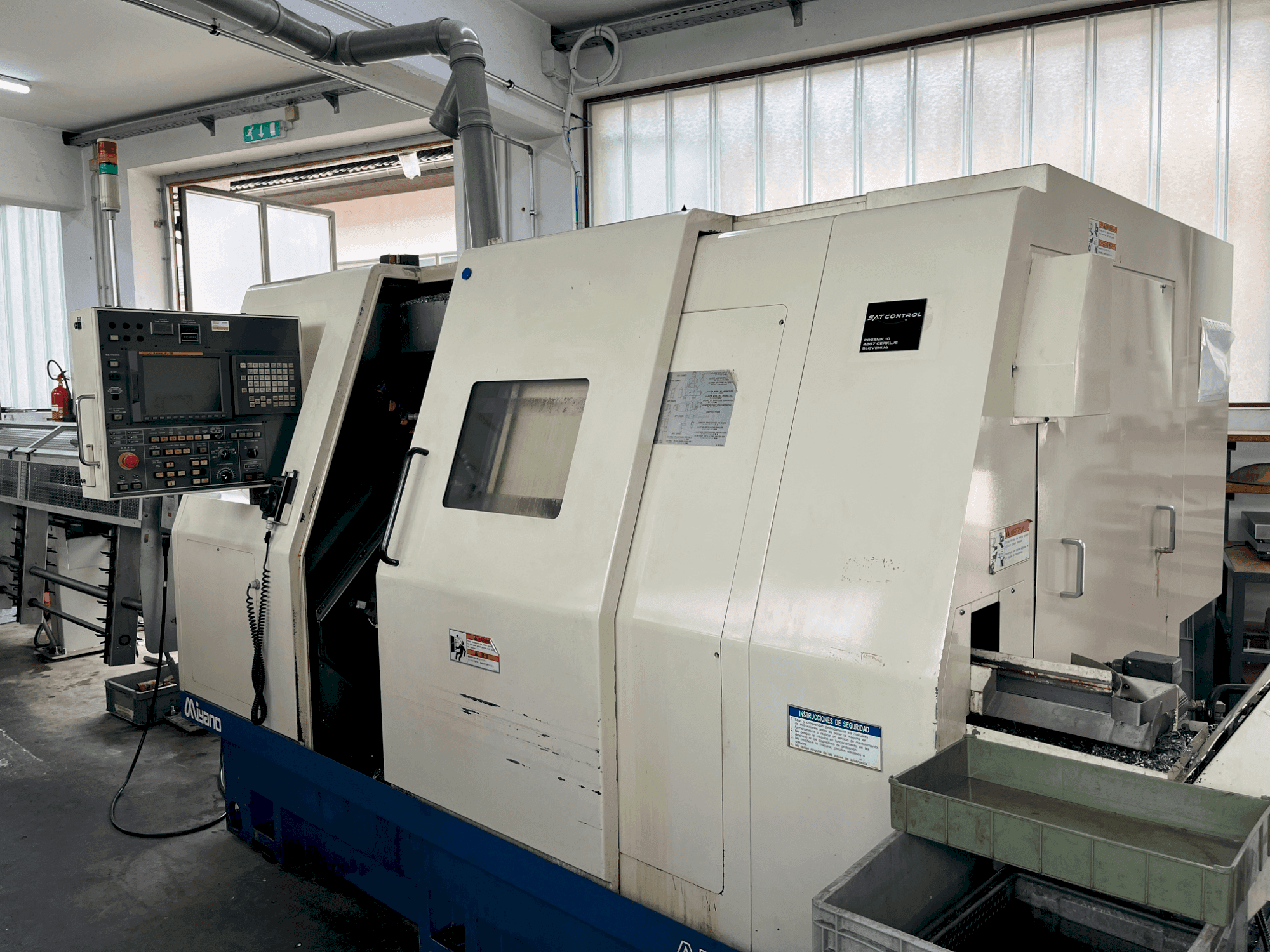 Vooraanzicht van Miyano ABX-51TH2 machine