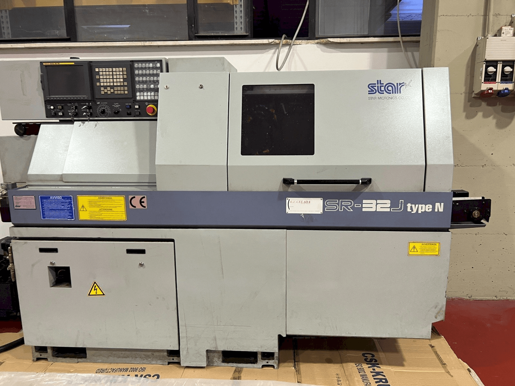 Vooraanzicht van Star SR-32J type N machine