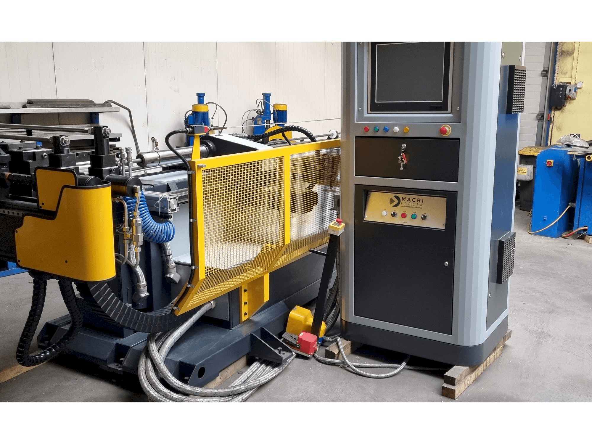 Vooraanzicht van MACRI ITALIA PROVAR 6-45 U-D machine