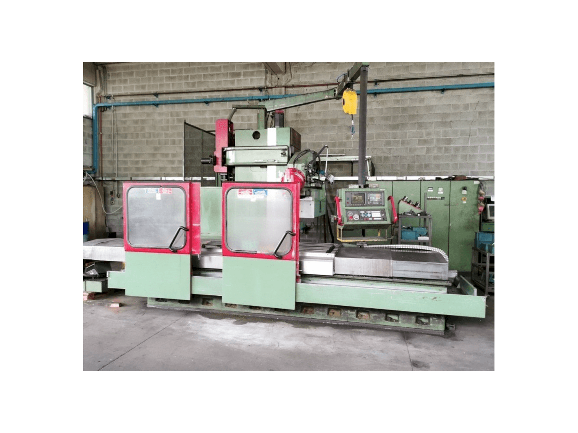 Vooraanzicht van NOVAR CENTER 1000K 40 machine