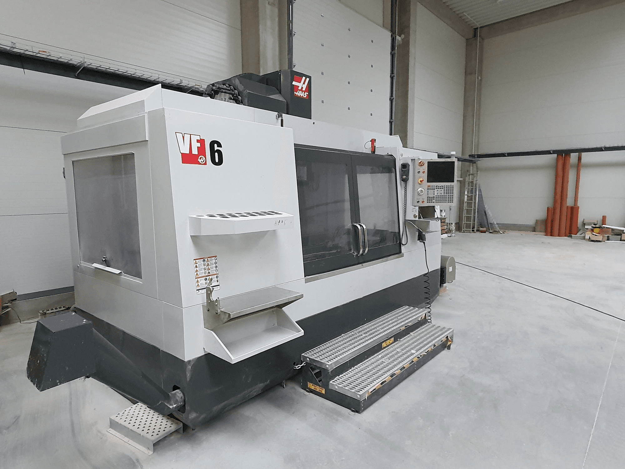 Vooraanzicht van HAAS VF-6/40 machine