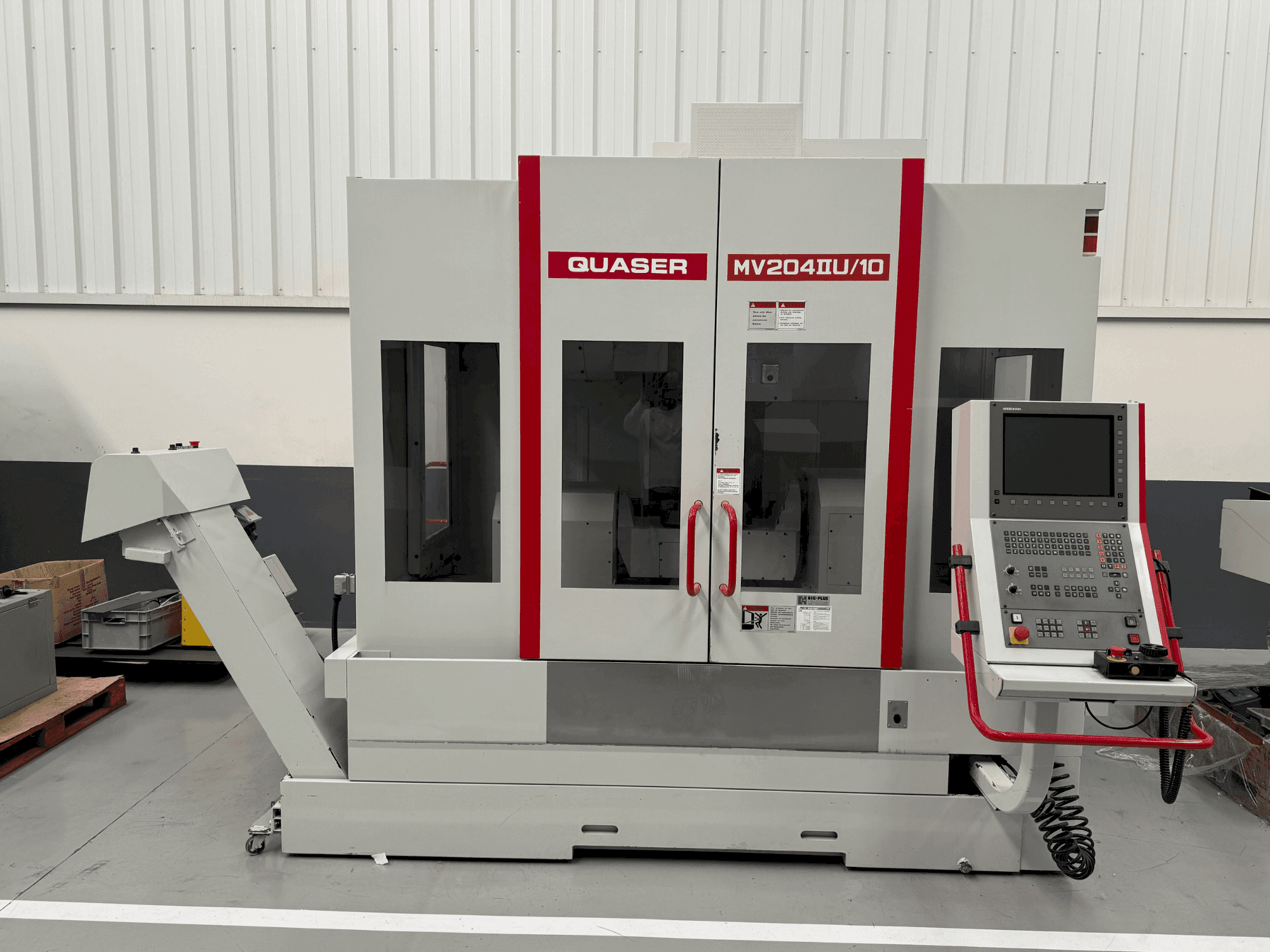 Vooraanzicht van Quaser MV 204 IIU/10 machine