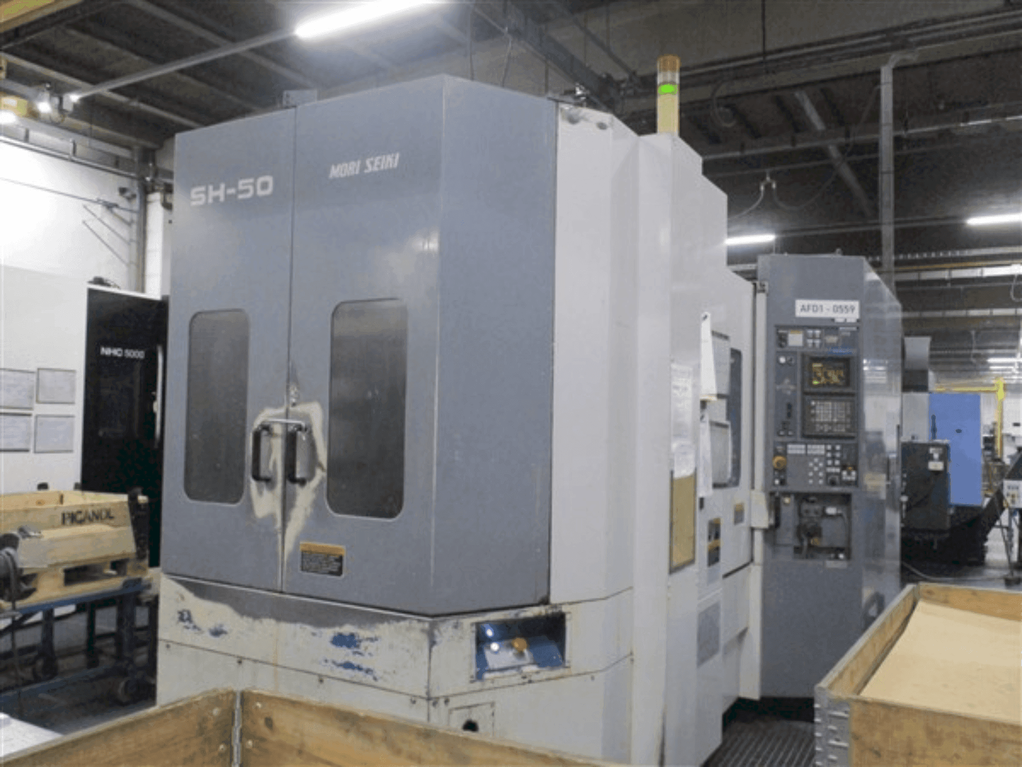 Vooraanzicht van MORI SEIKI SH-50 machine