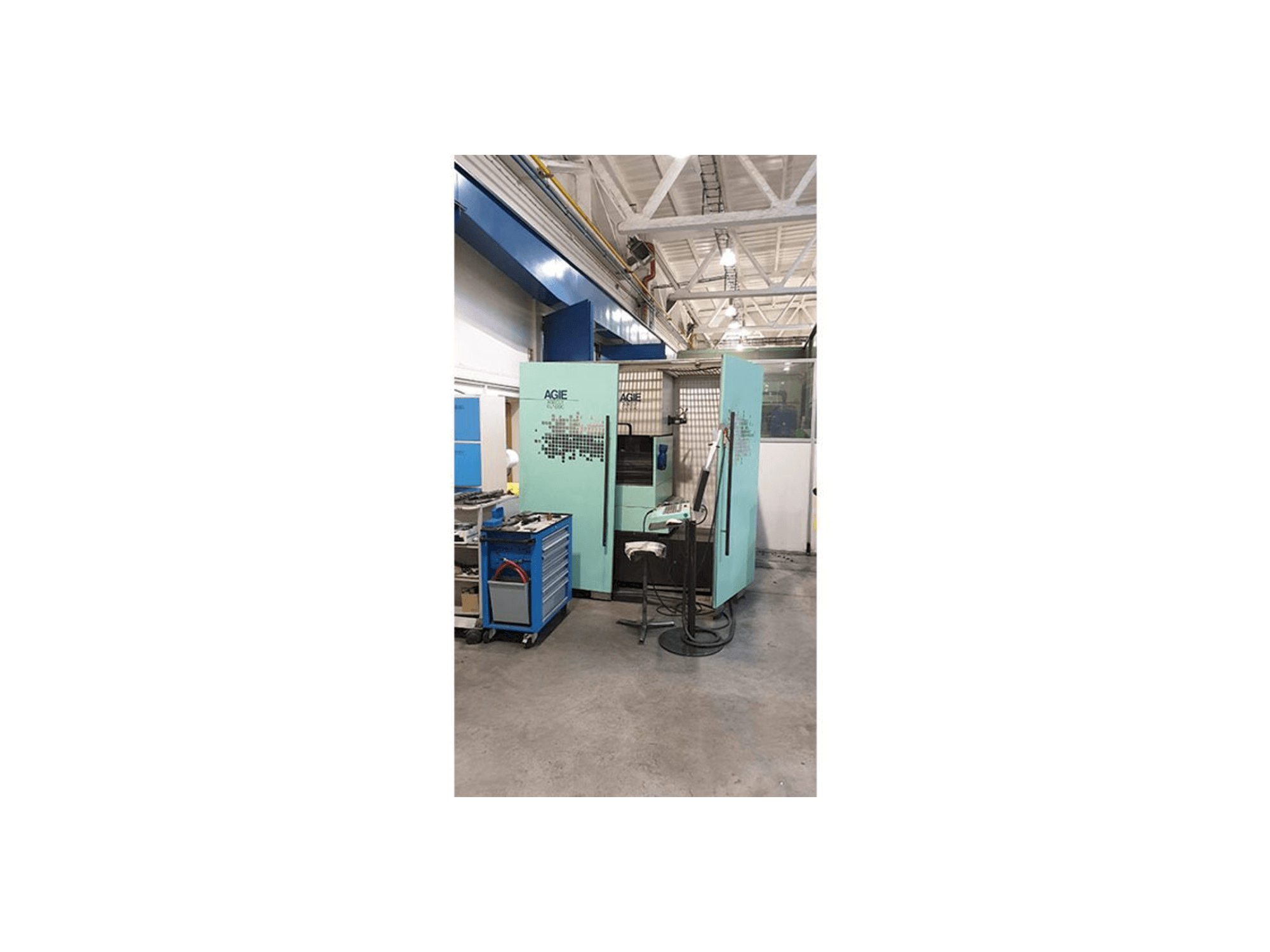 Vooraanzicht van AGIE Agiecut Classic 3 machine