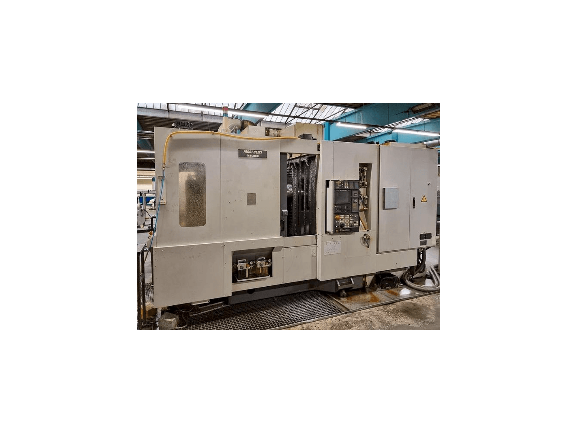 Vooraanzicht van MORI SEIKI NH-5000 machine