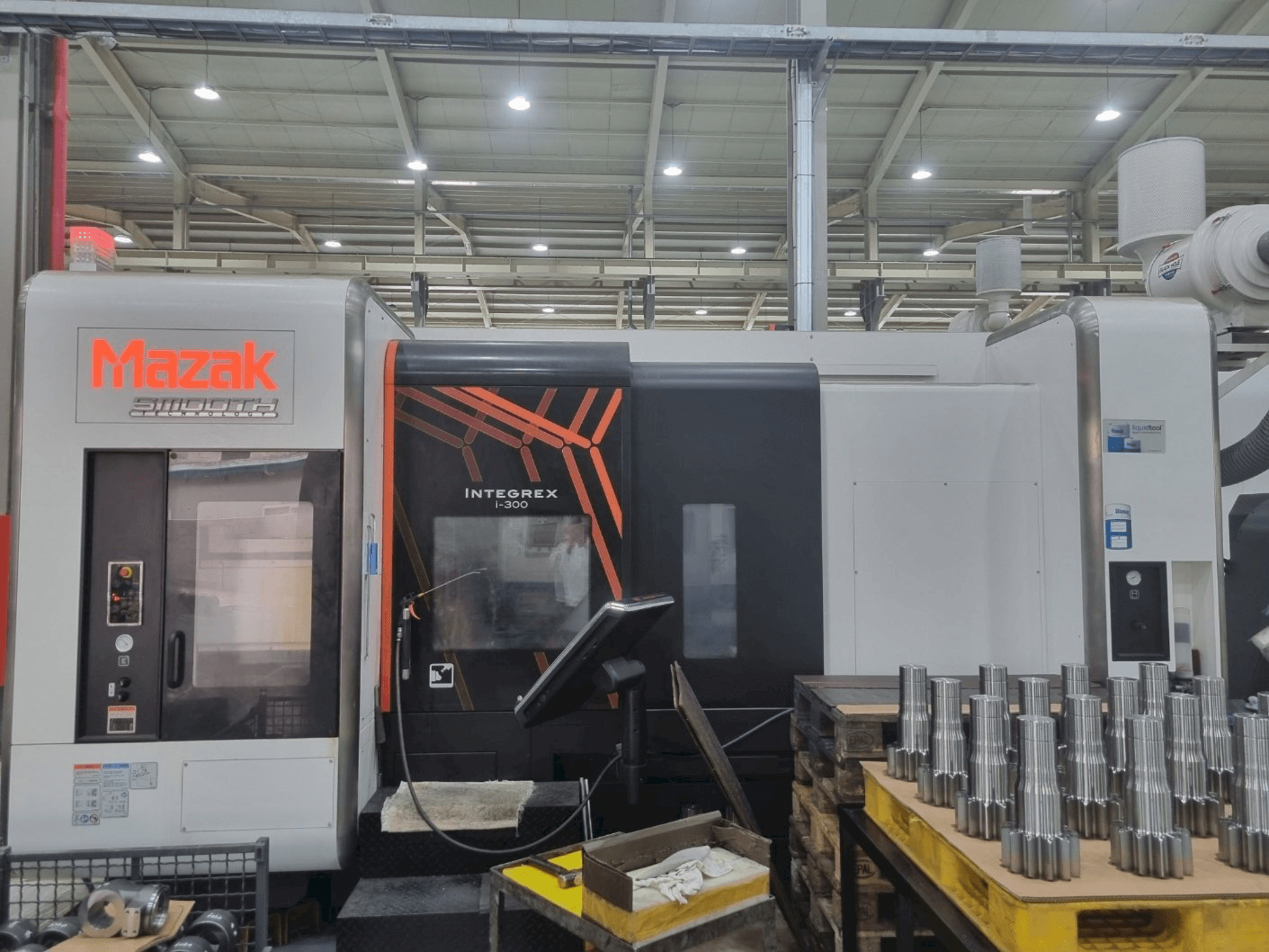 Vooraanzicht van Mazak machine