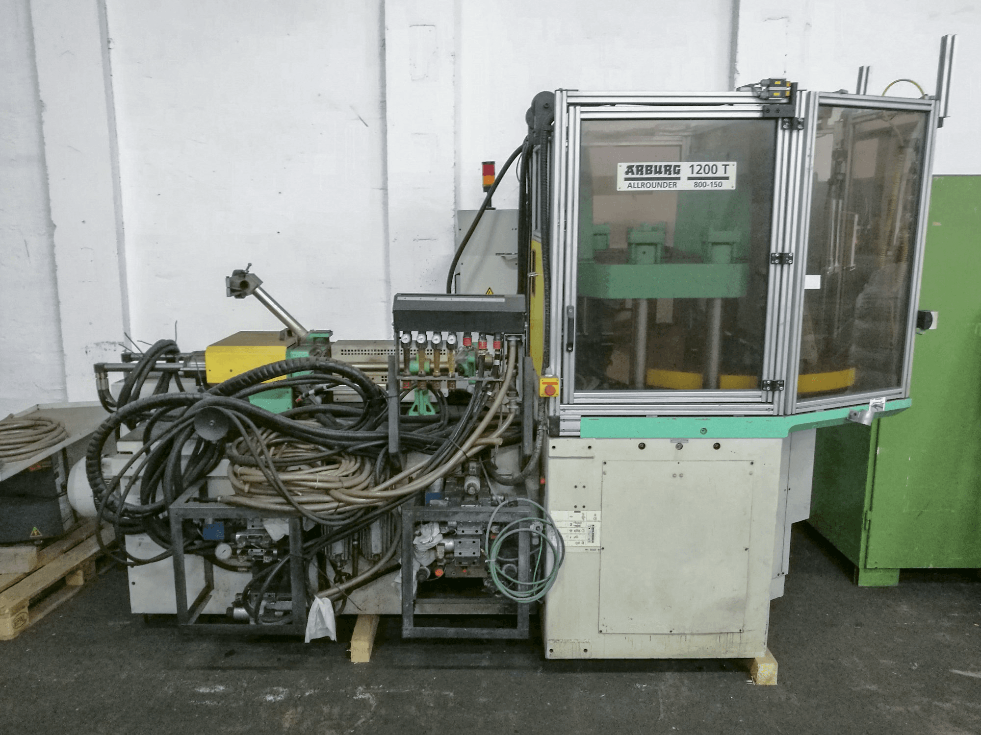 Vooraanzicht van Arburg 1200TS 800-150 machine