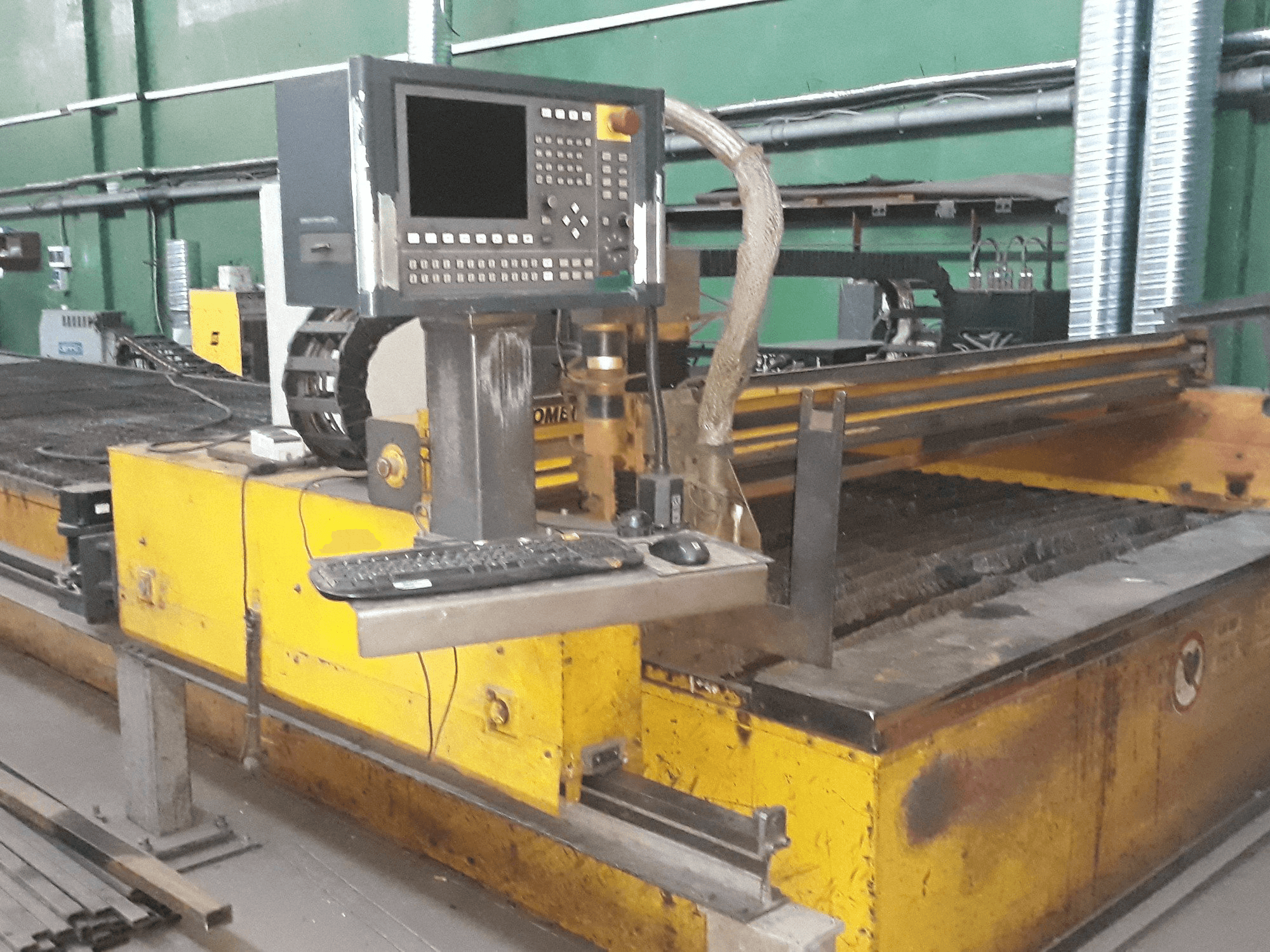 Vooraanzicht van ESAB CXD-P 3000 machine