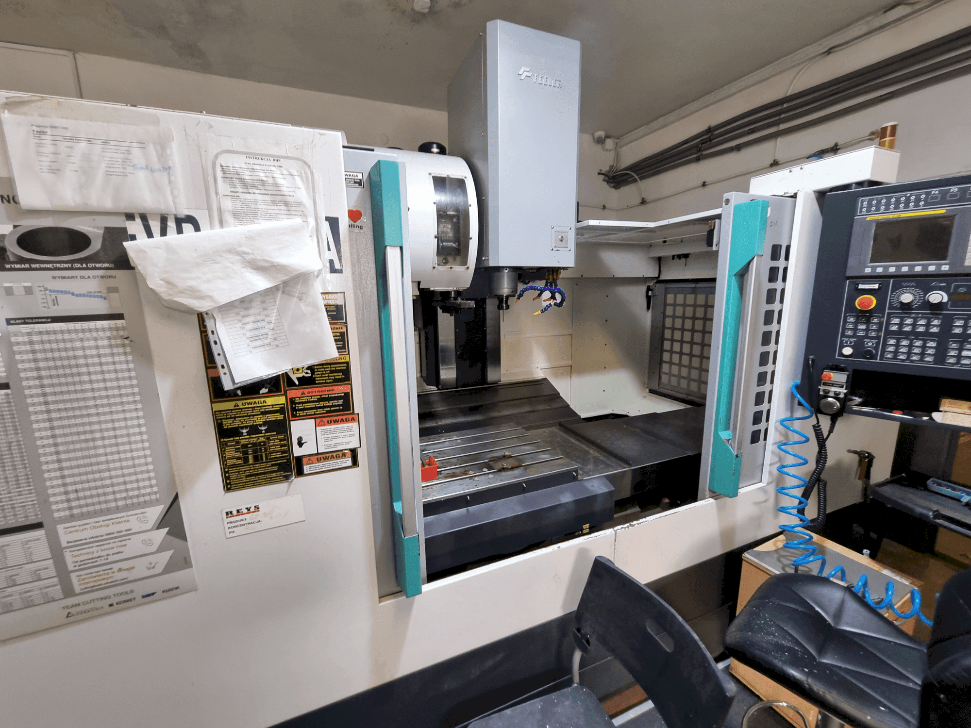 Vooraanzicht van Feeler FVP1300A machine