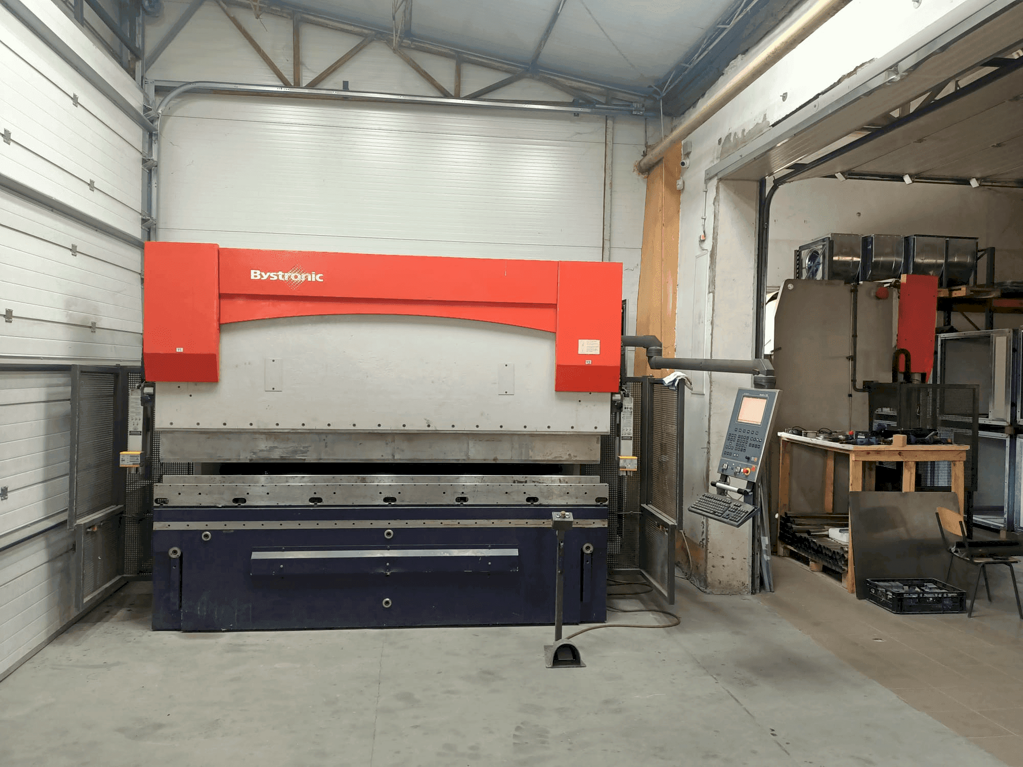 Vooraanzicht van Bystronic PR100x3100 machine