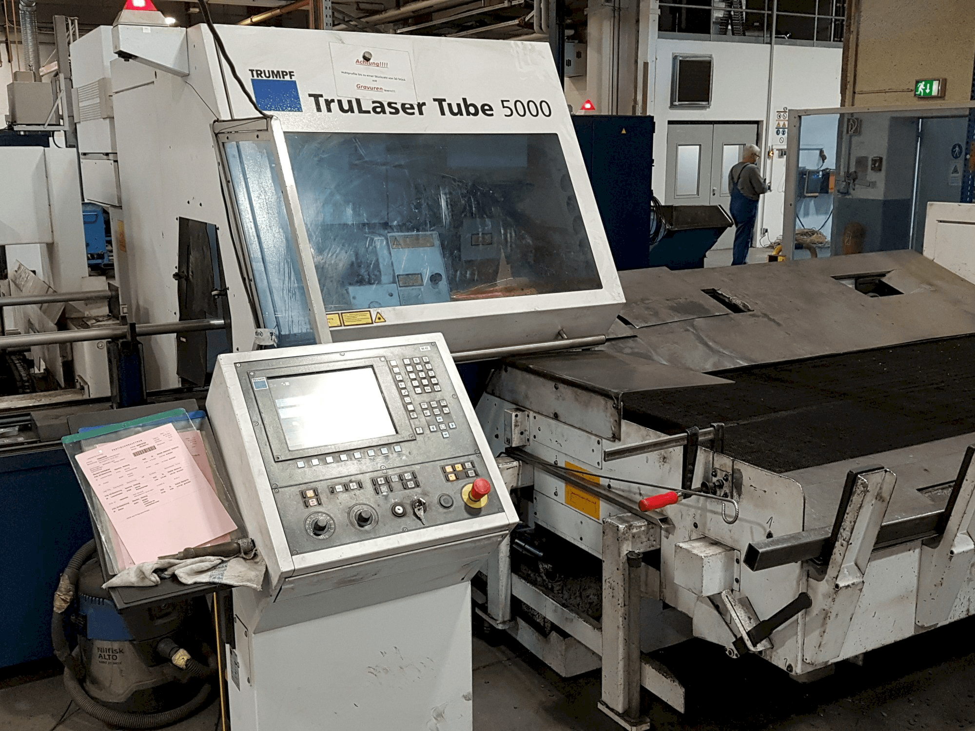 Vooraanzicht van Trumpf TruLaser Tube 5000 machine