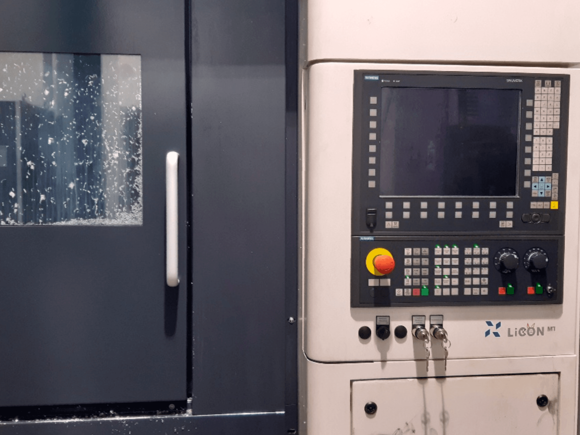 LICON LiFLEX II 766 i3 DT B22 bedieningspaneel voor horizontale draaibank, vooraanzicht met scherm en bedieningselementen.