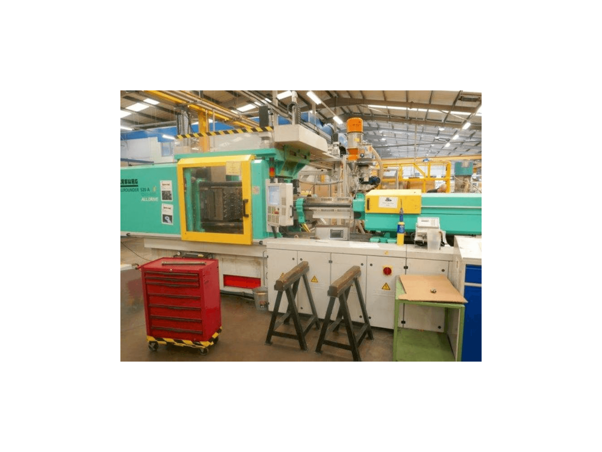 Vooraanzicht van Arburg Allrounder 520 A 1500-400 machine