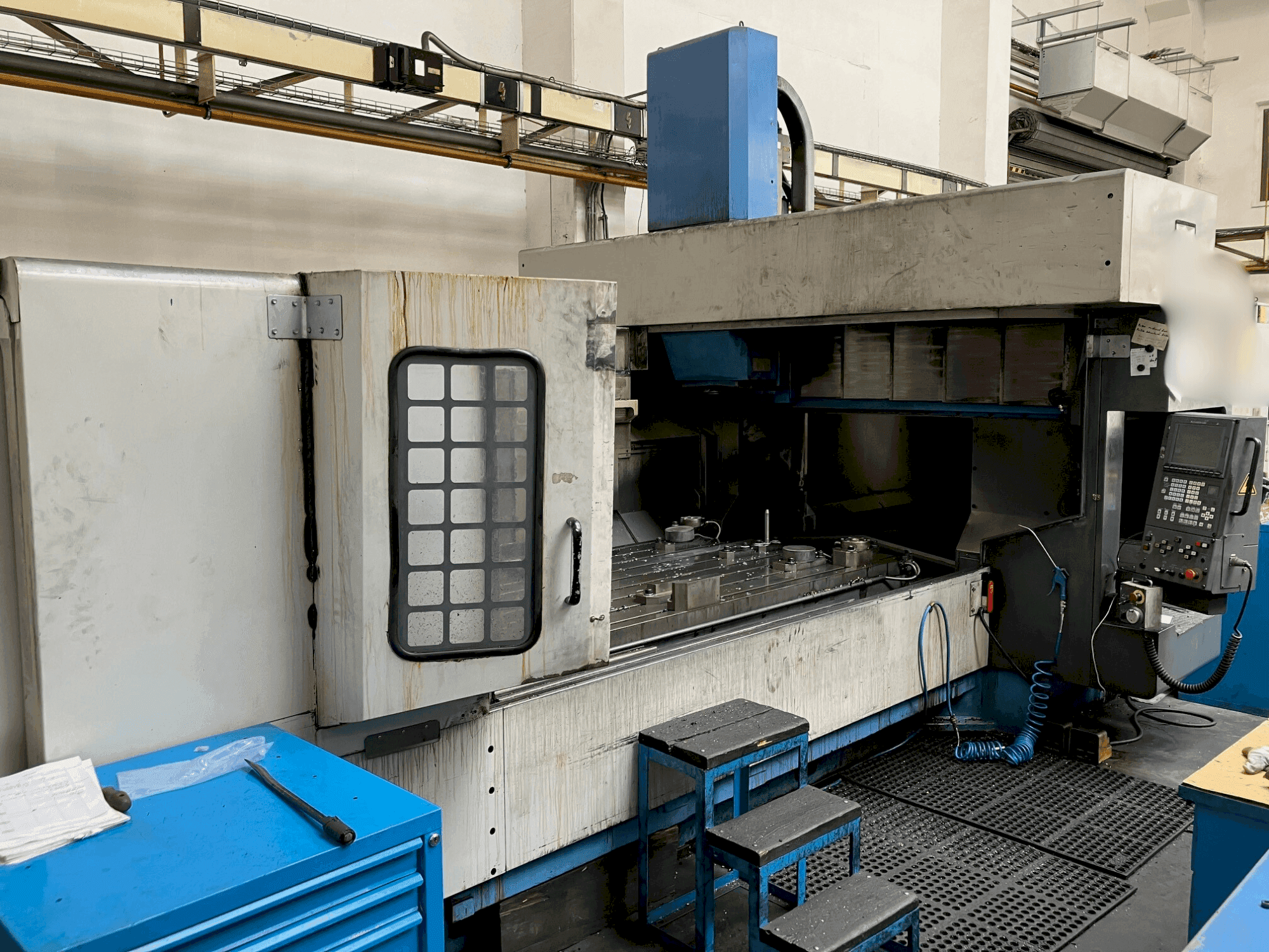 Vooraanzicht van Mazak FJV 60/120 machine