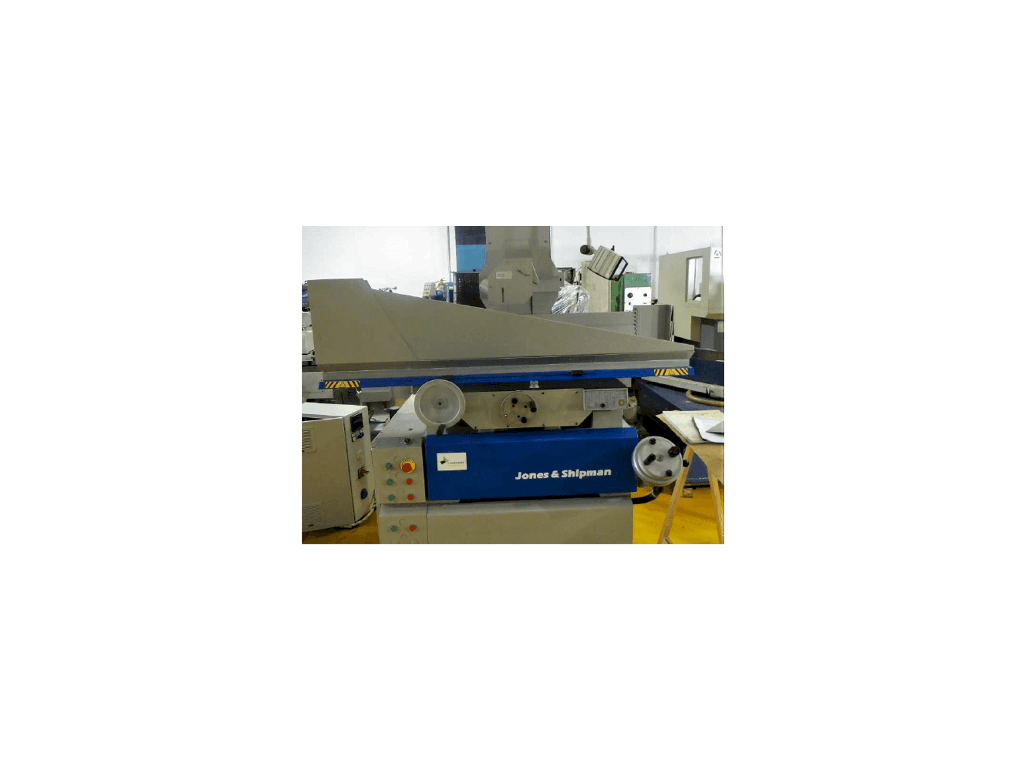 Vooraanzicht van Jones & Shipman 1400 E machine