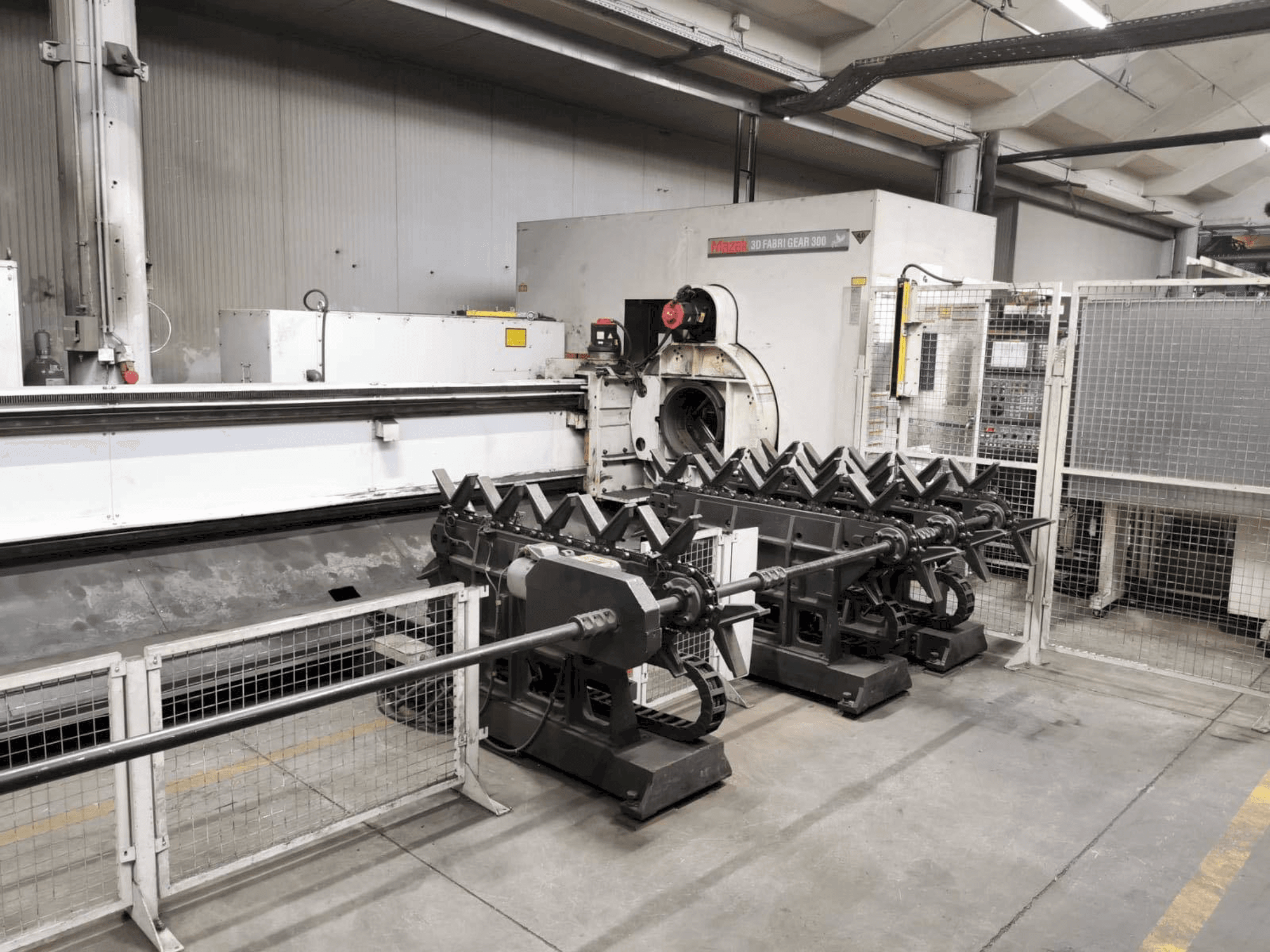 Vooraanzicht van Mazak 3D Fabri Gear 300V machine