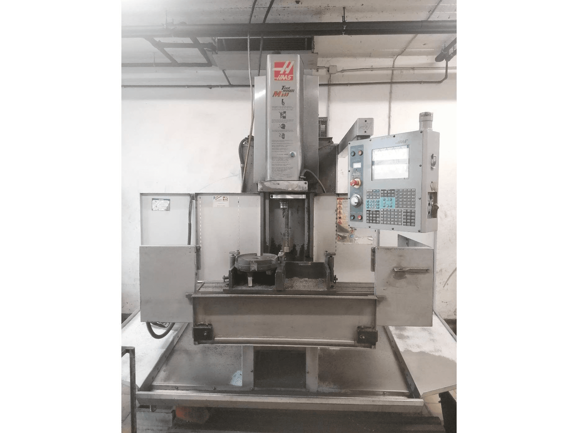 Vooraanzicht van HAAS TM2-HE machine