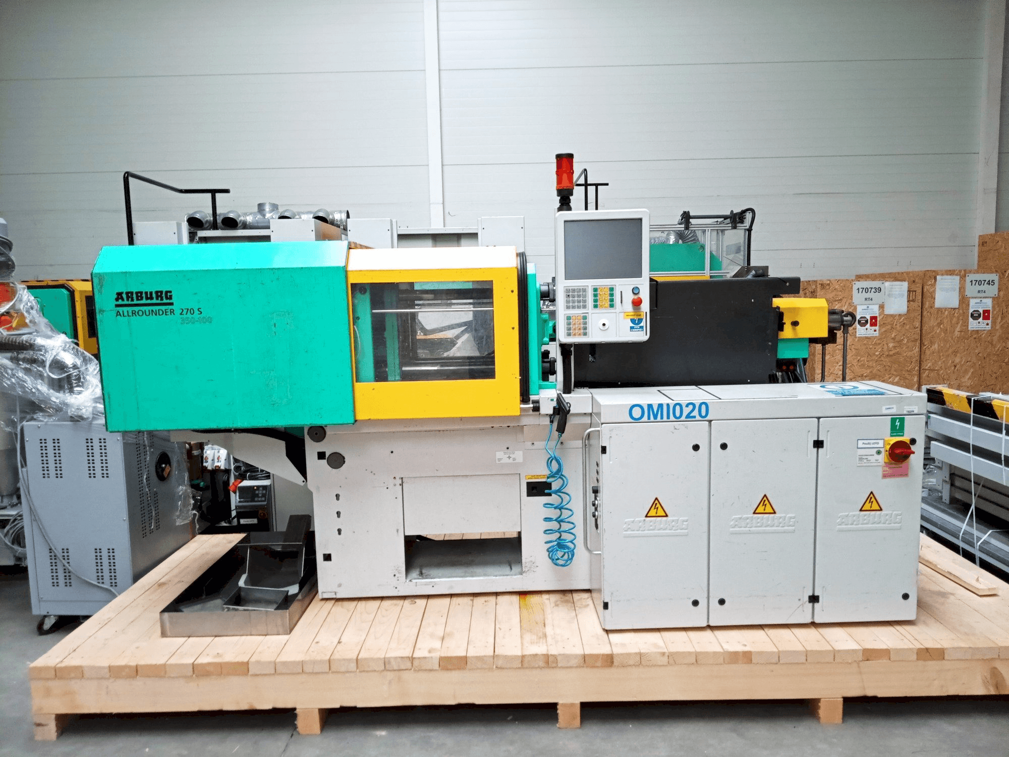 Vooraanzicht van Arburg Allrounder 270S 350-100U machine