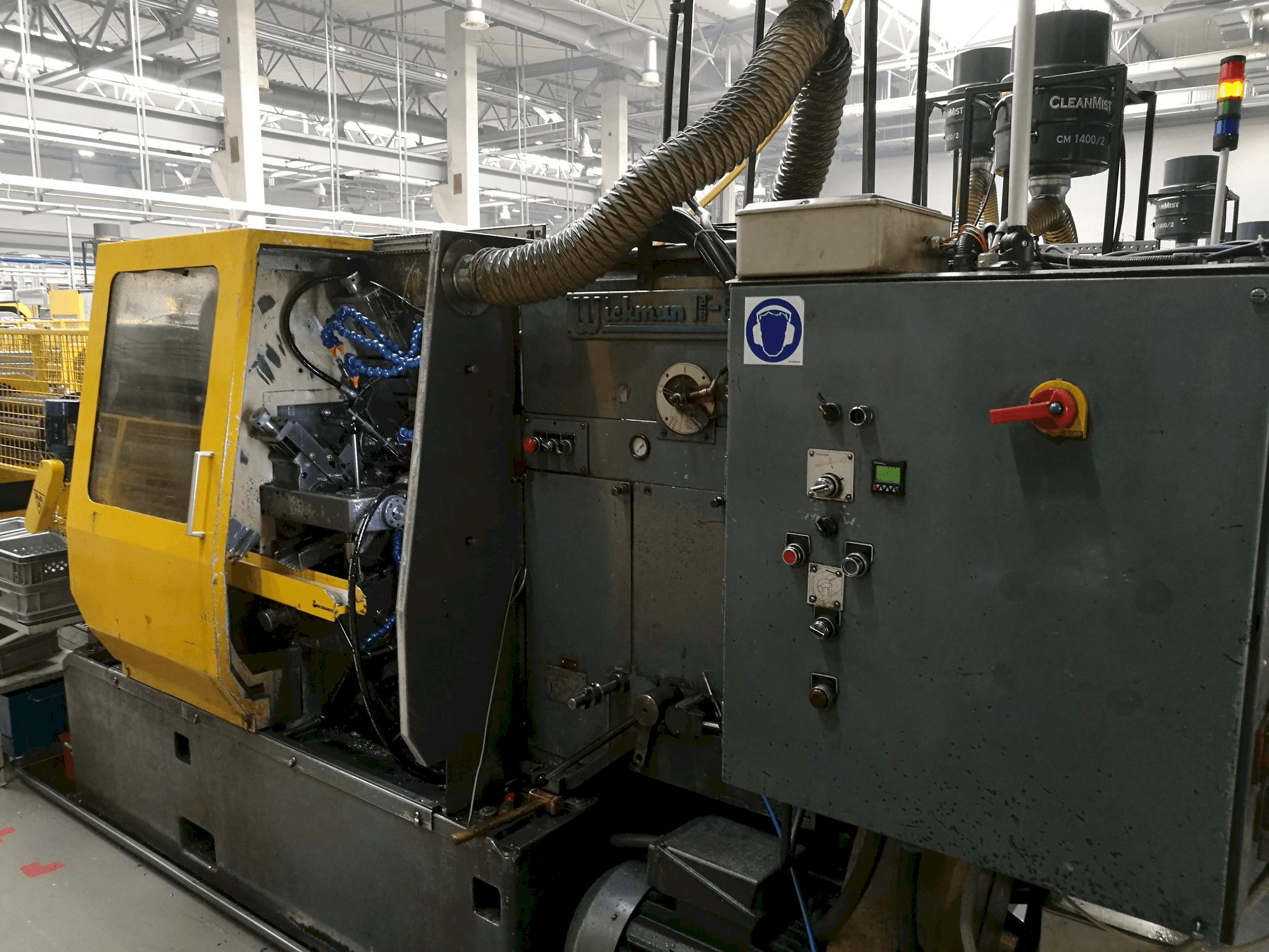 Vooraanzicht van Wickman 1 3/8"-6 machine