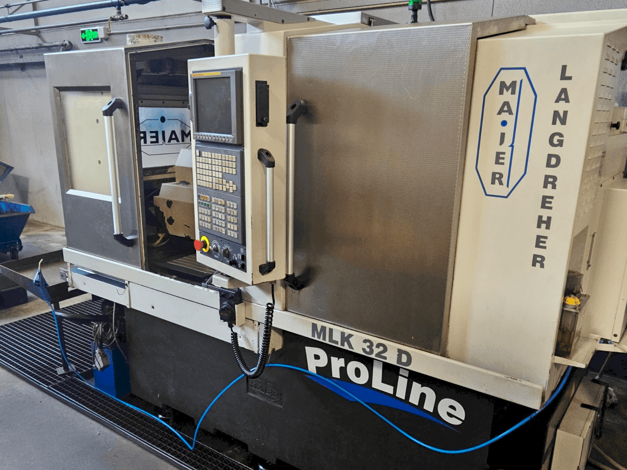 Vooraanzicht van Maier MLK 32D machine