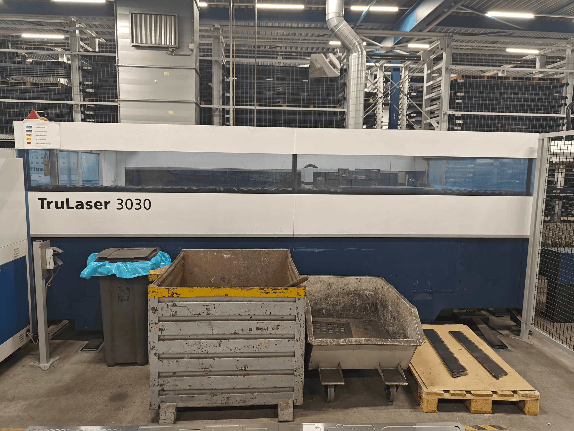 Vooraanzicht van TRUMPF TruLaser 3030 3,2kW CO2 machine