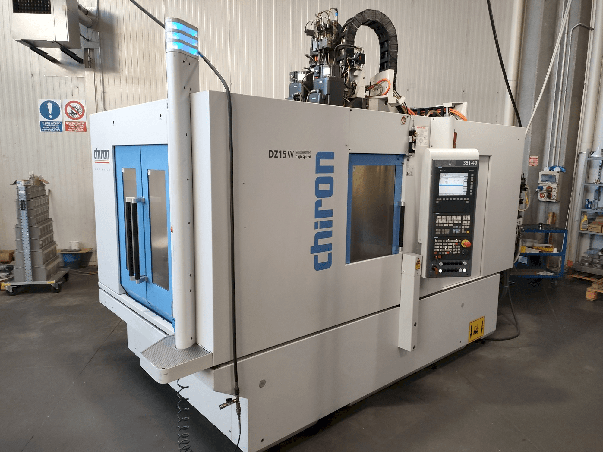 Vooraanzicht van CHIRON DZ15W MAGNUM HS machine