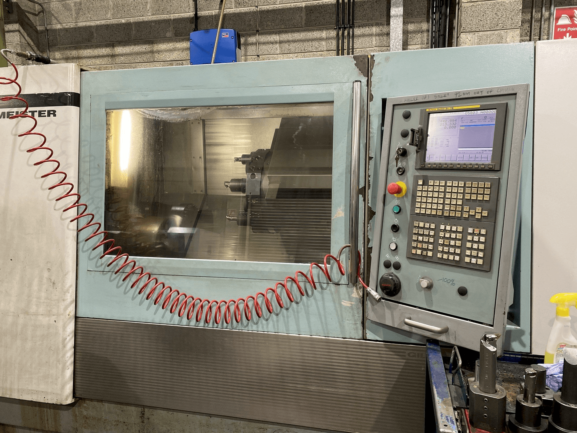 Vooraanzicht van Gildemeister CTX 510 machine