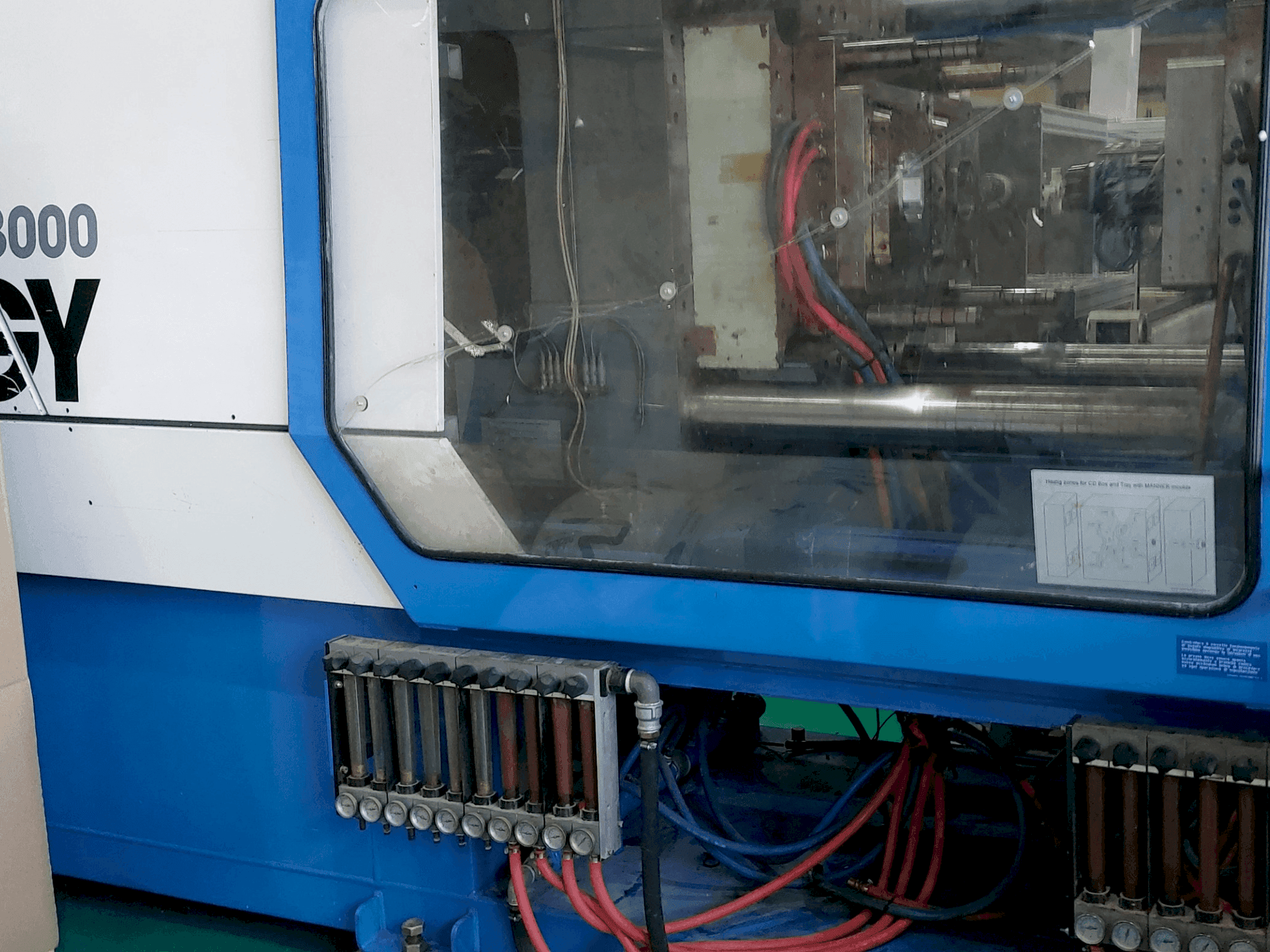 Vooraanzicht van Netstal S 300 – 1700 machine