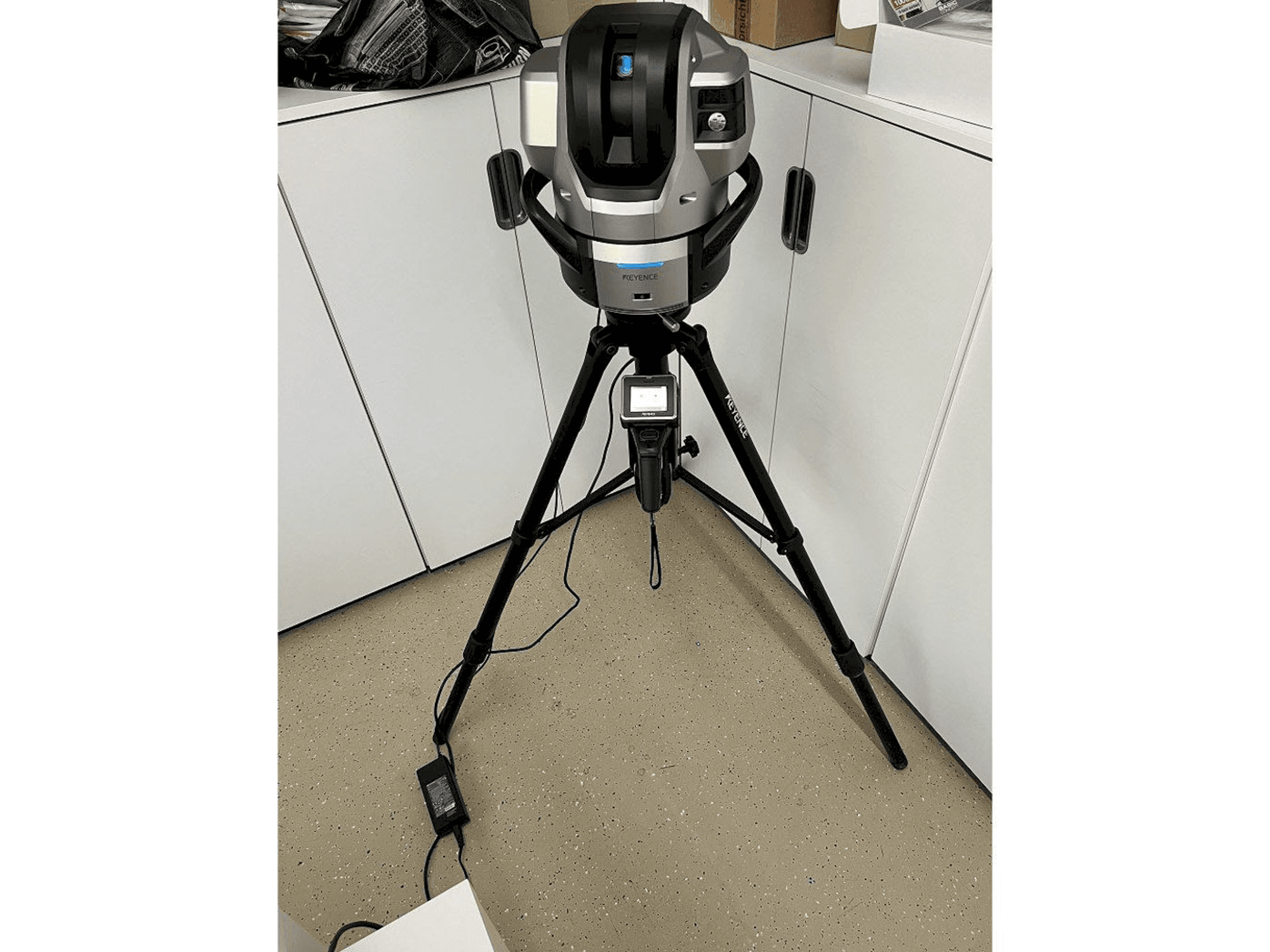 Vooraanzicht van KEYENCE WM-C3000 machine