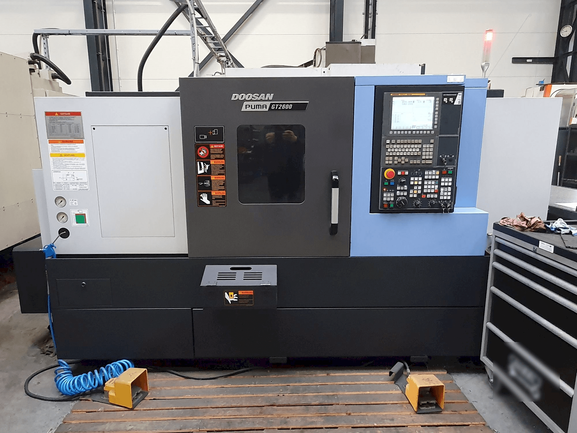 Vooraanzicht van Doosan PUMA GT2600 machine