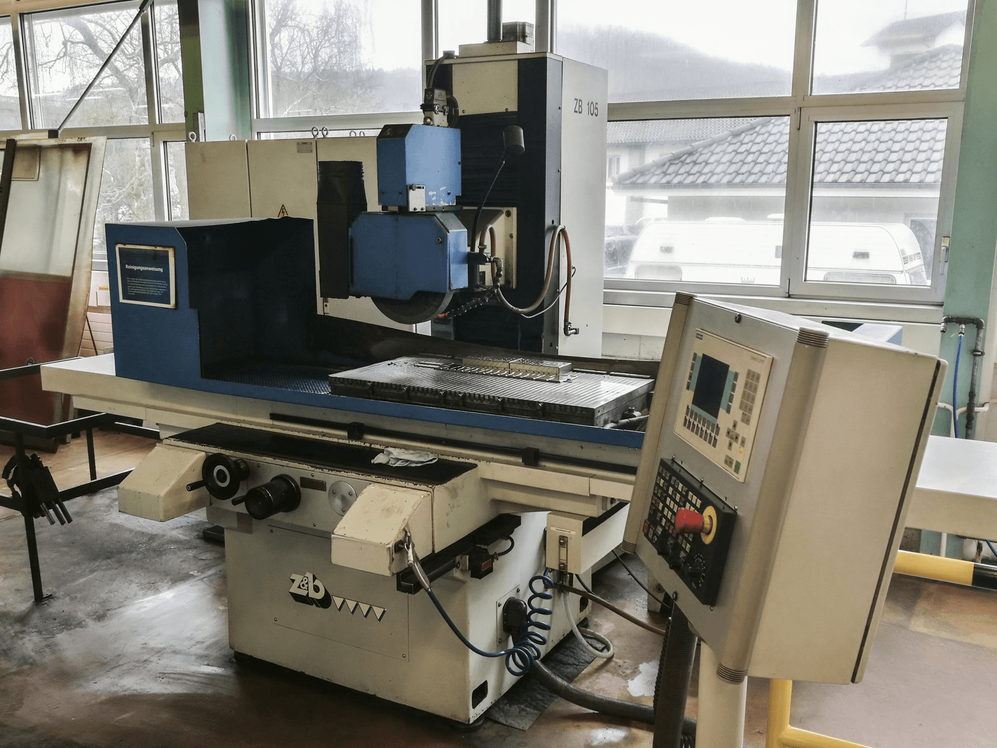 Vooraanzicht van ZIERSCH & BALTRUSCH NC-SUPERPLUS ZB 105 machine